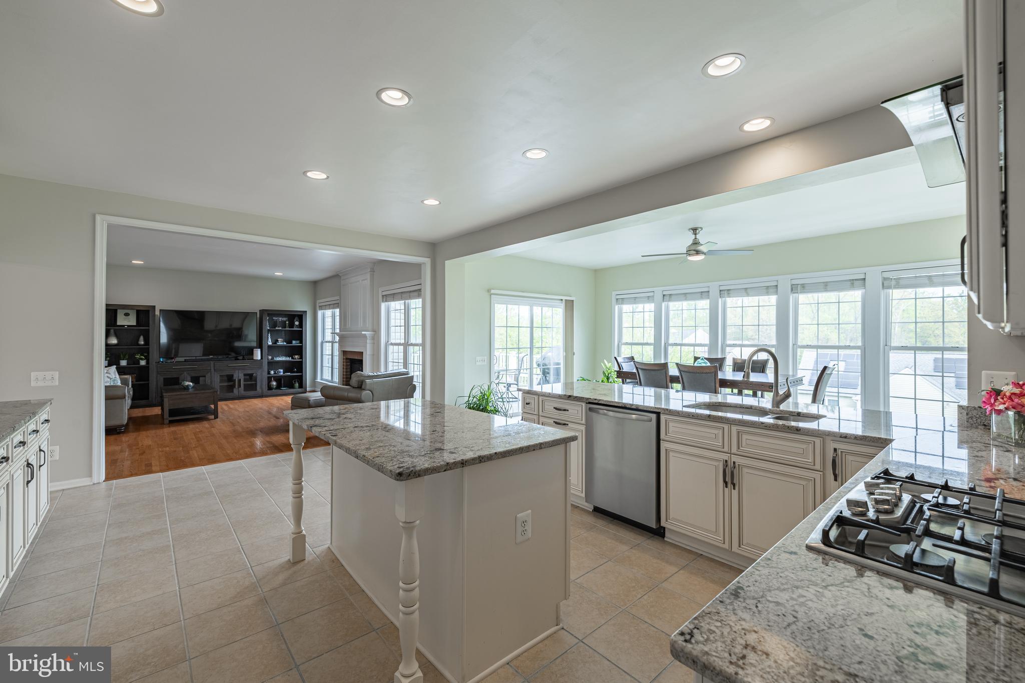 LAUREL HILL - Residential