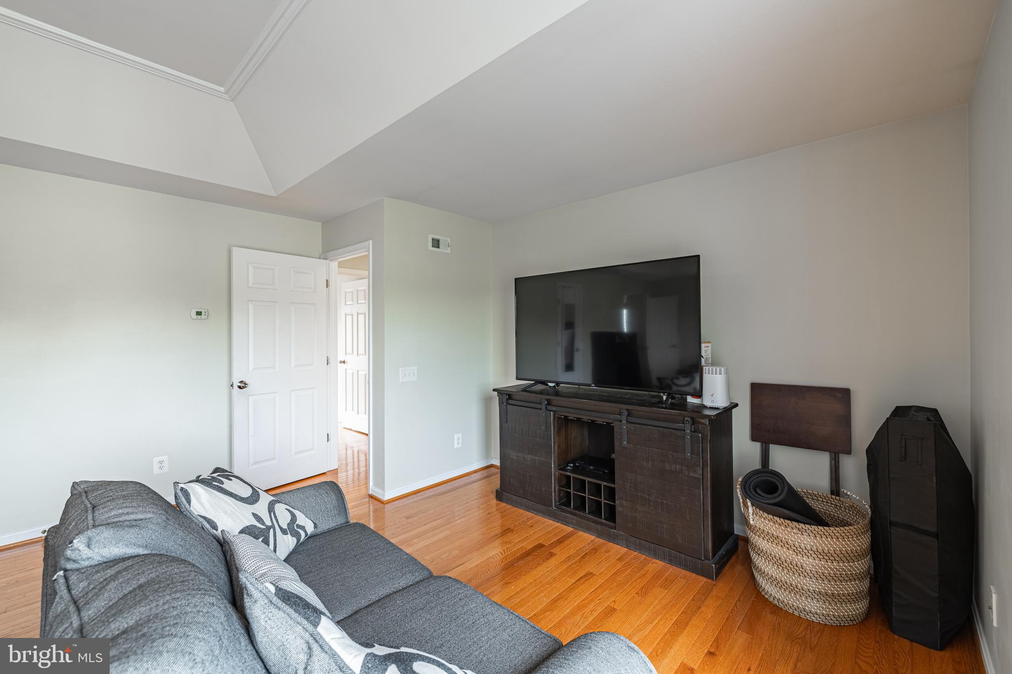 LAUREL HILL - Residential