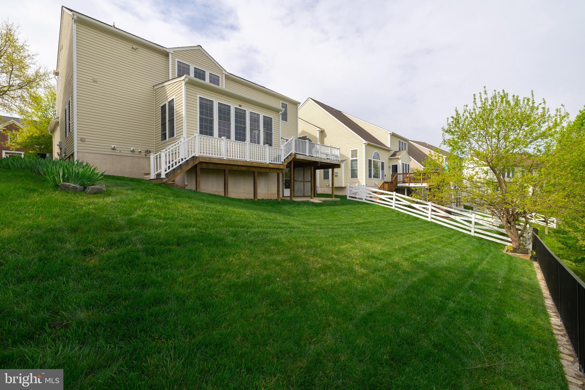 LAUREL HILL - Residential