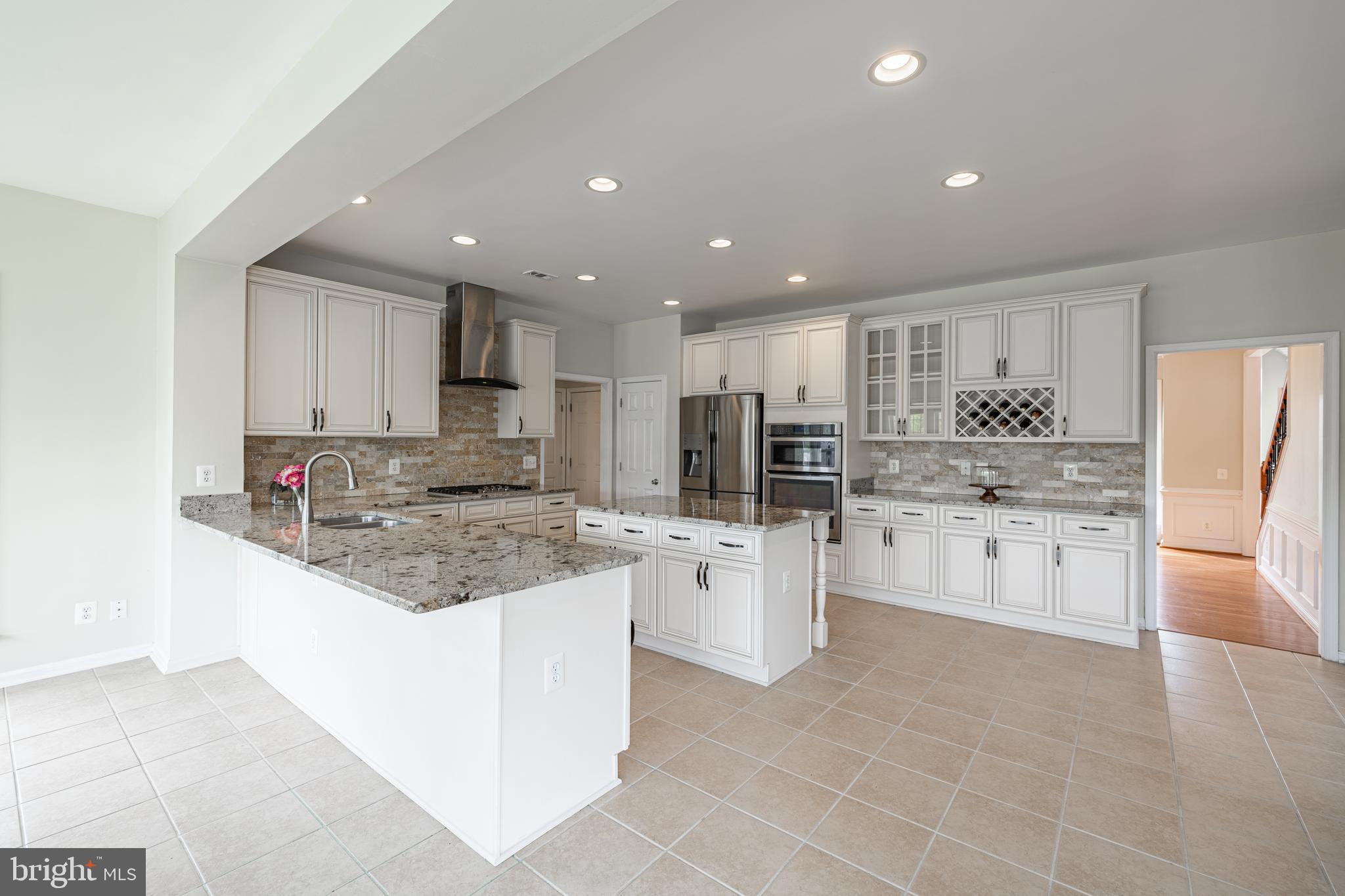 LAUREL HILL - Residential