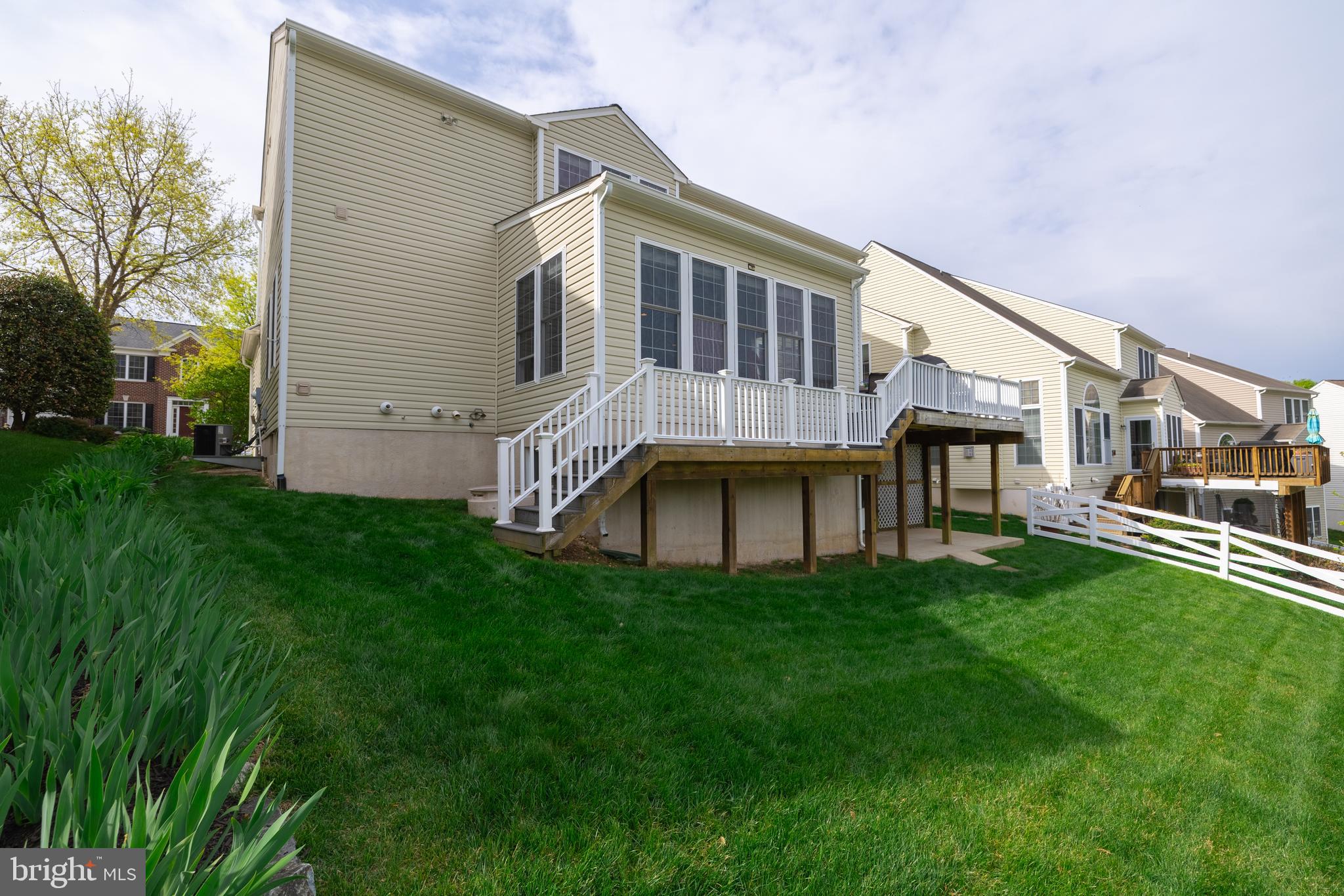 LAUREL HILL - Residential