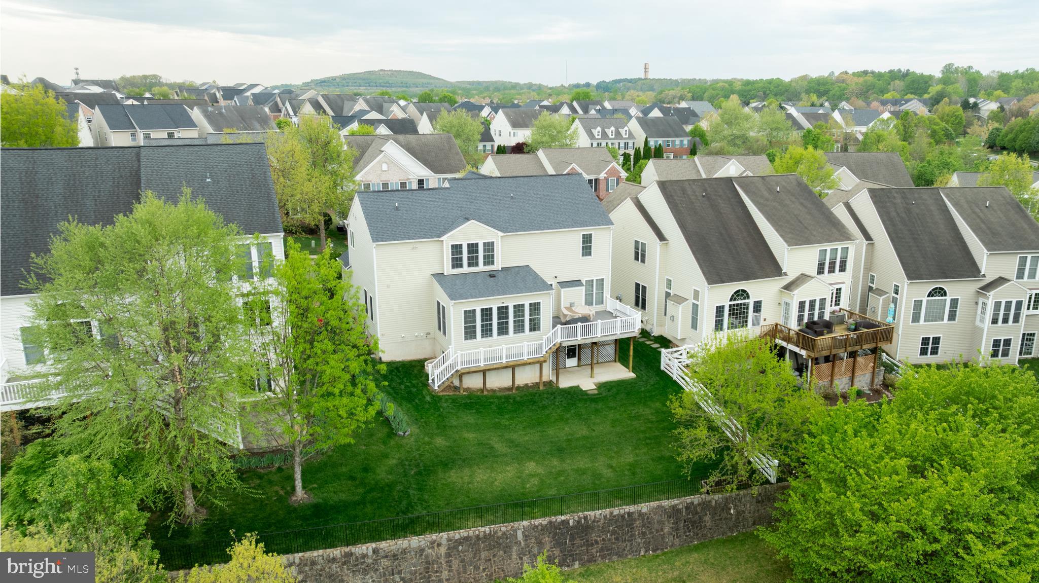 LAUREL HILL - Residential