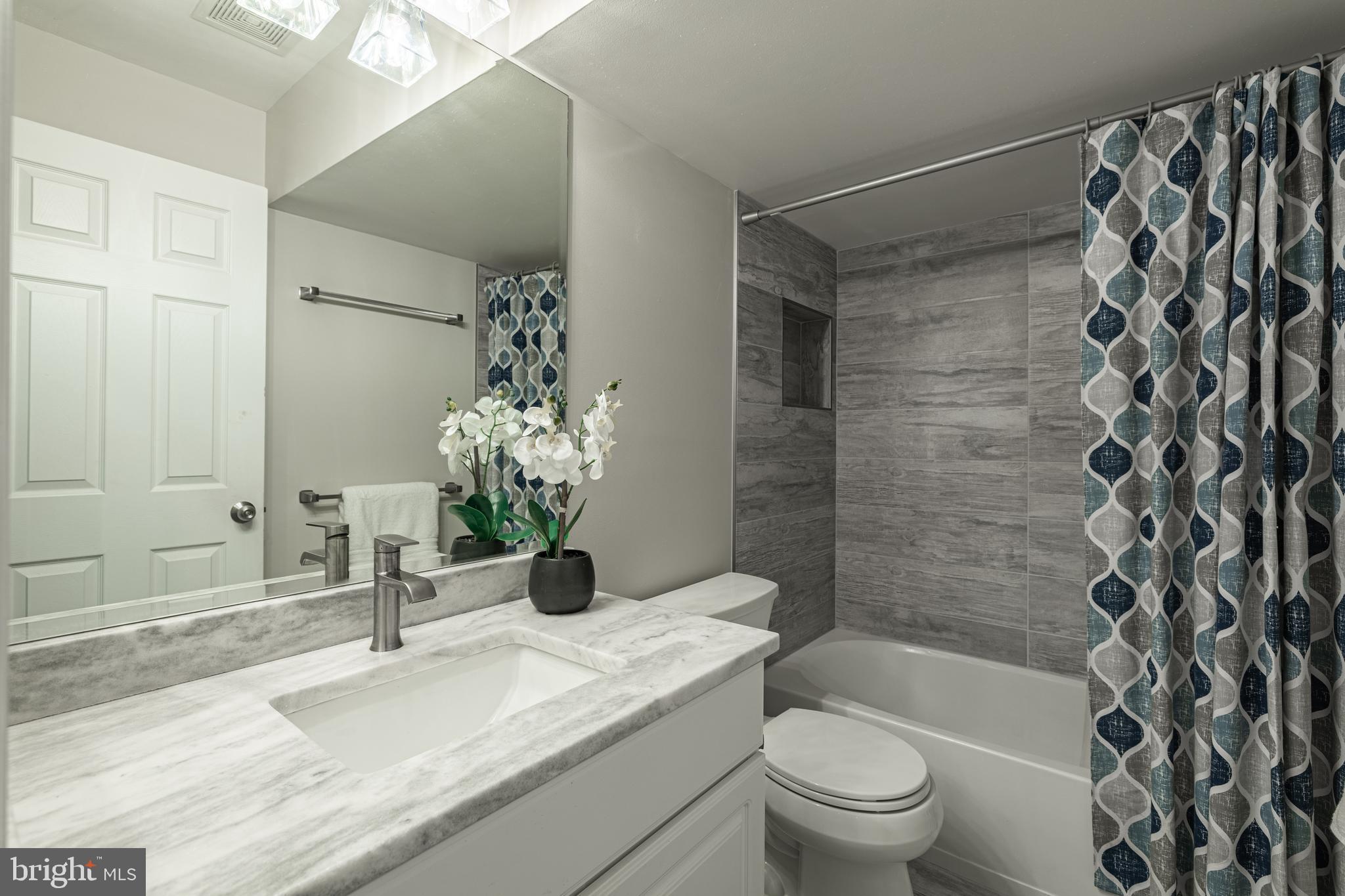 LAUREL HILL - Residential