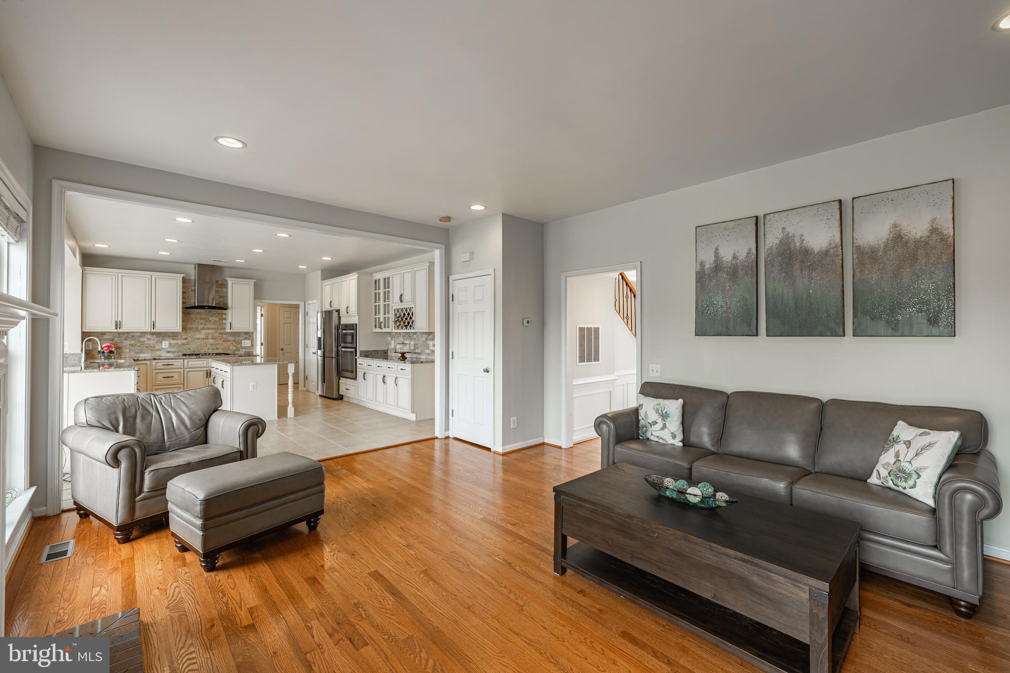 LAUREL HILL - Residential