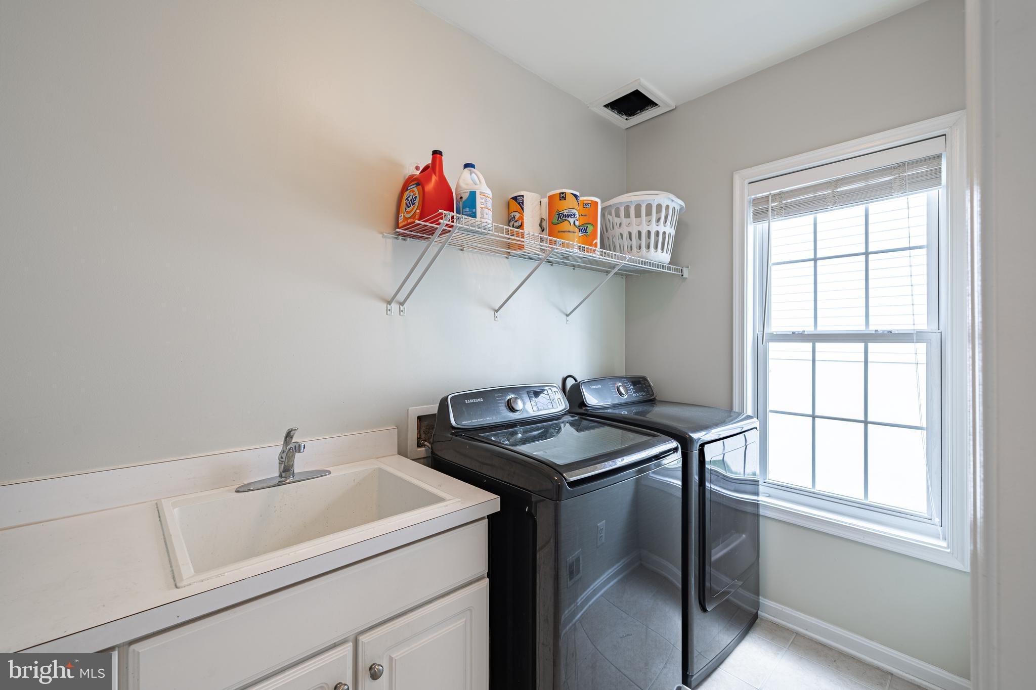 LAUREL HILL - Residential