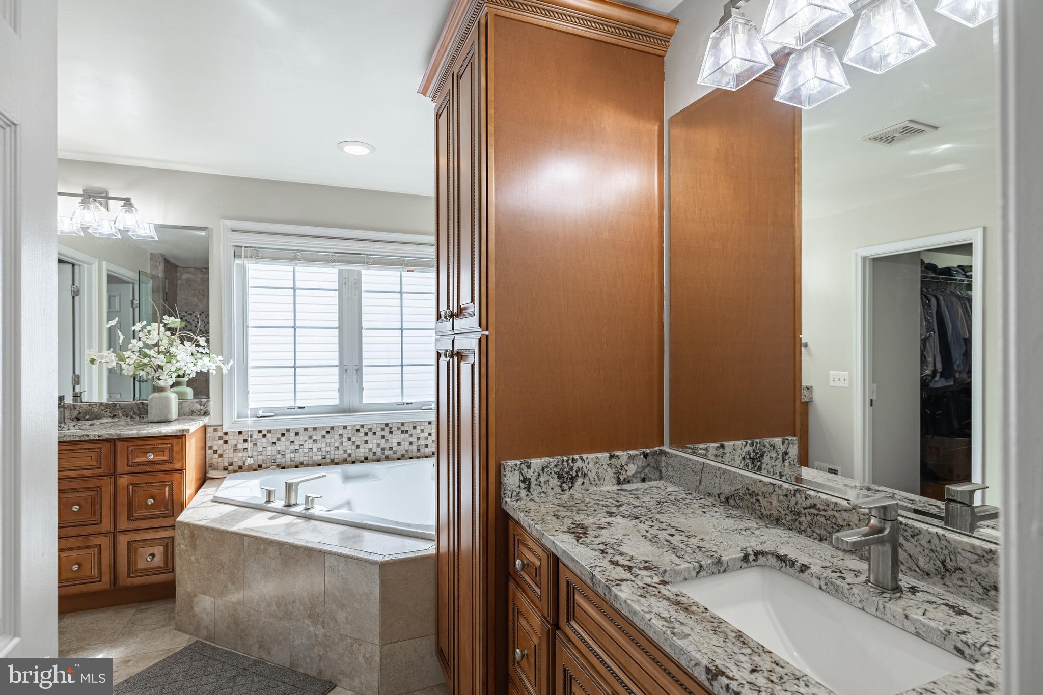 LAUREL HILL - Residential