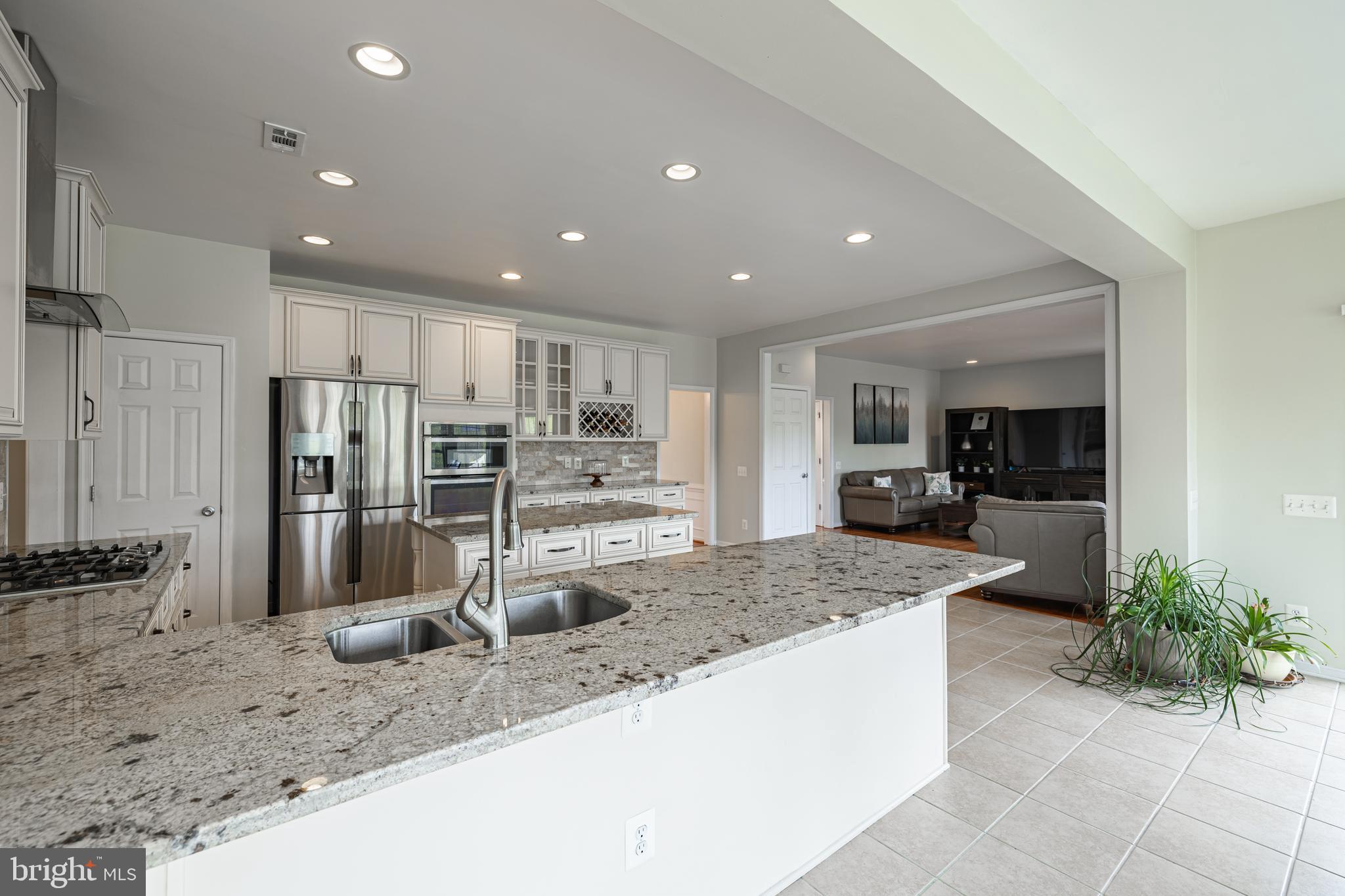 LAUREL HILL - Residential