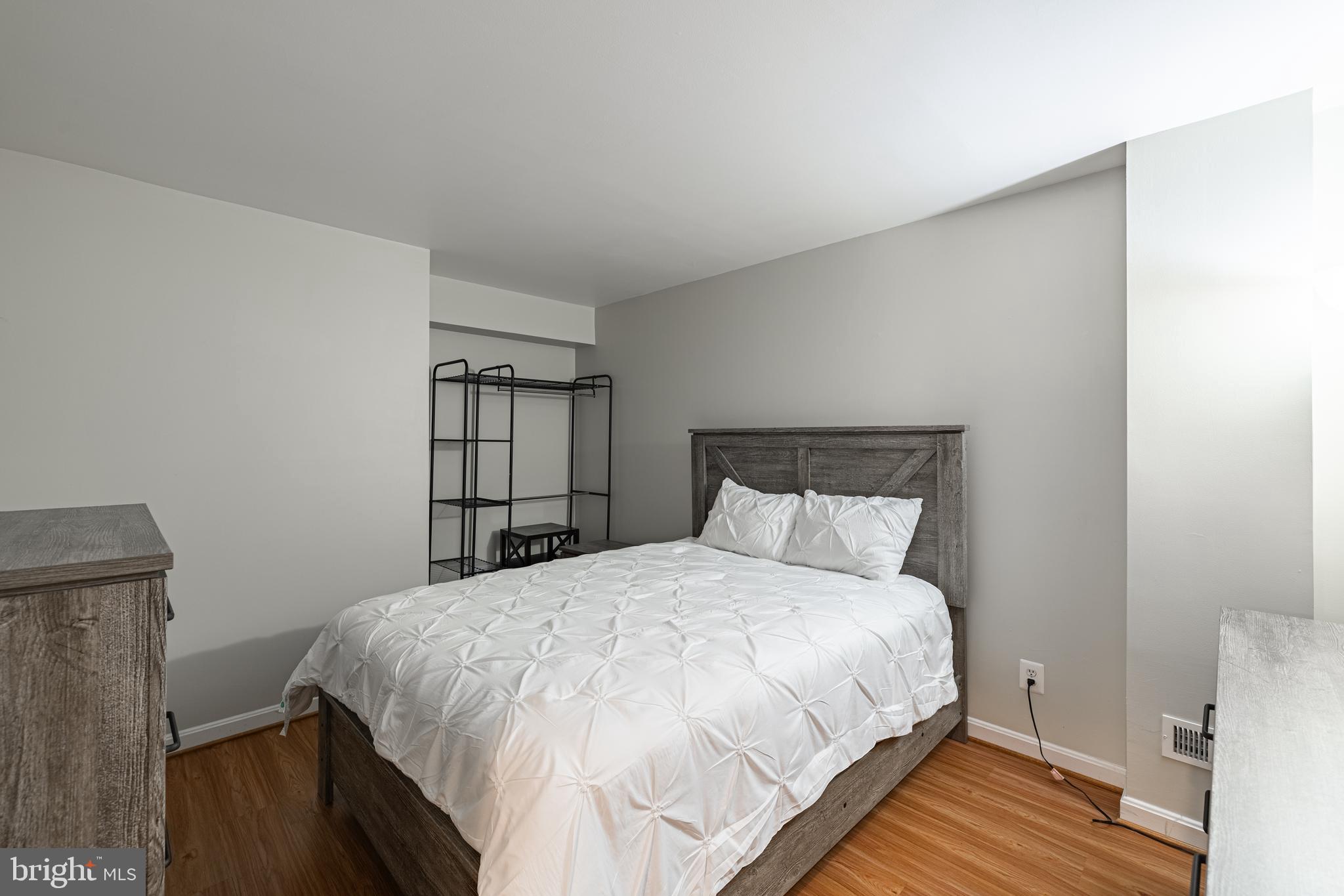 LAUREL HILL - Residential