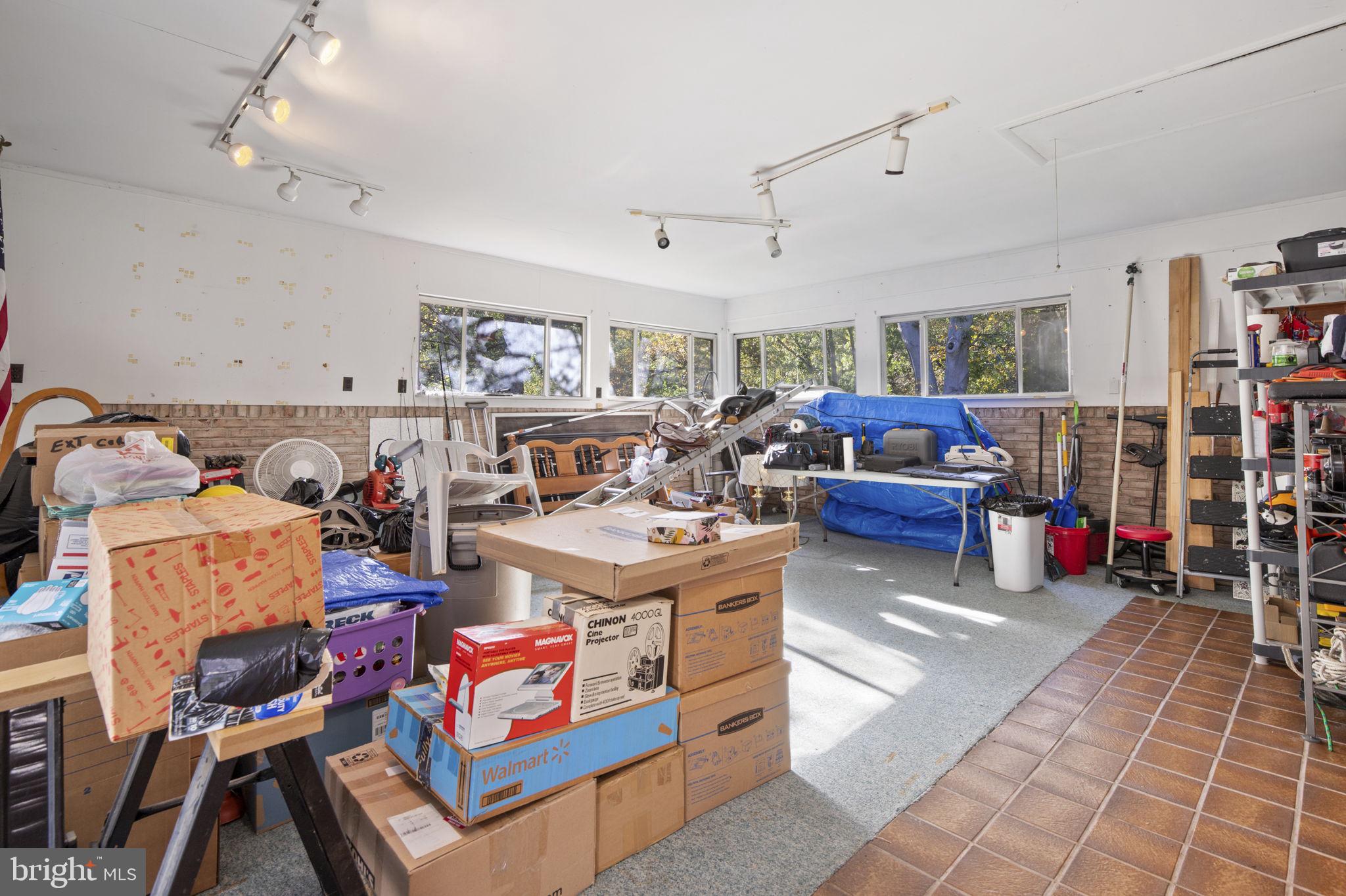 MONTFORD GLEN - Residential