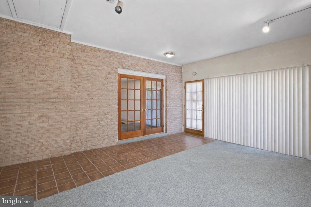 MONTFORD GLEN - Residential