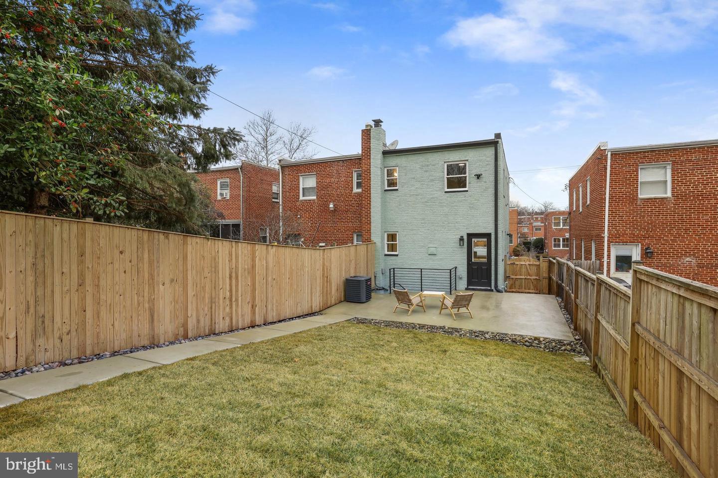 739 KENNEDY STREET NE