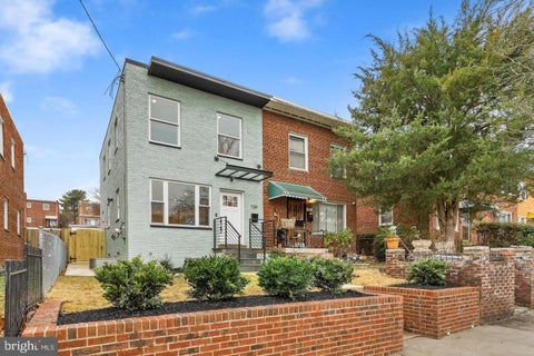 Townhouse For Sale - 739 Kennedy Street<br/> WASHINGTON, DC 20011