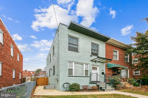 Townhouse For Sale - 739 Kennedy Street<br/> WASHINGTON, DC 20011