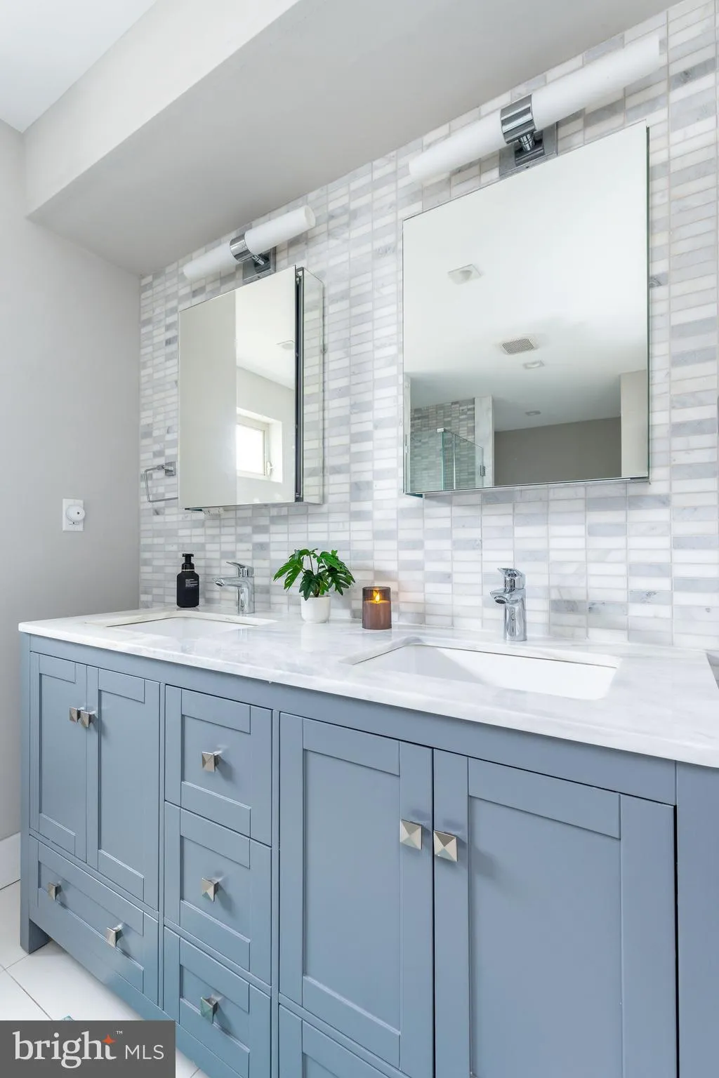 Philadelphia, Pennsylvania 19130, United States, 3 Bedrooms Bedrooms, ,3 BathroomsBathrooms,Residential,Coming Soon,142824