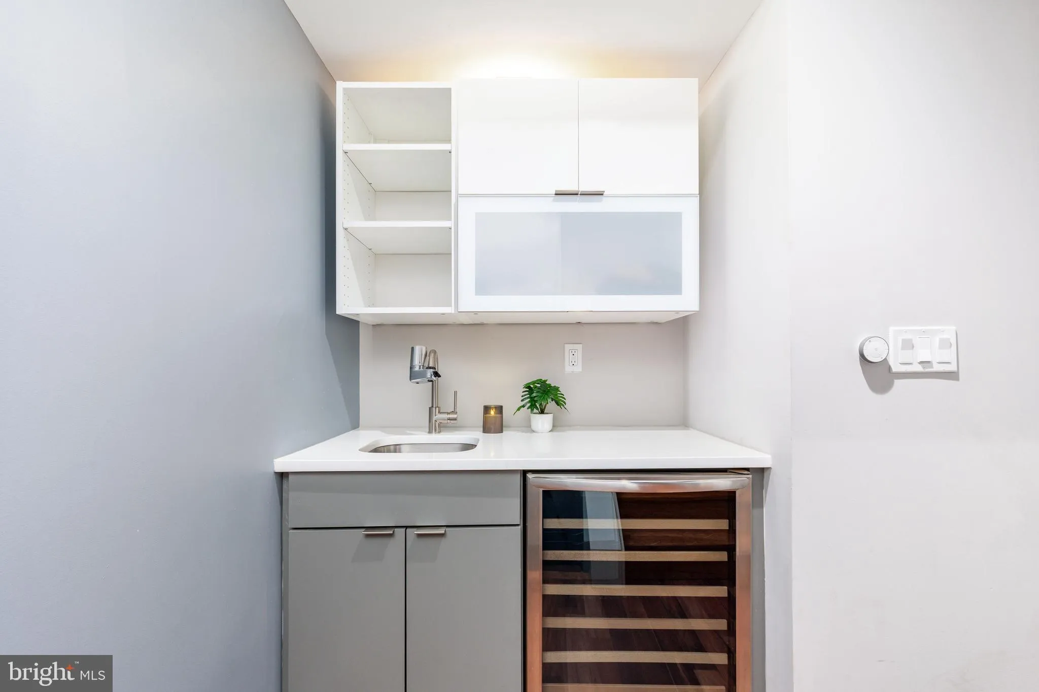 Philadelphia, Pennsylvania 19130, United States, 3 Bedrooms Bedrooms, ,3 BathroomsBathrooms,Residential,Coming Soon,142824