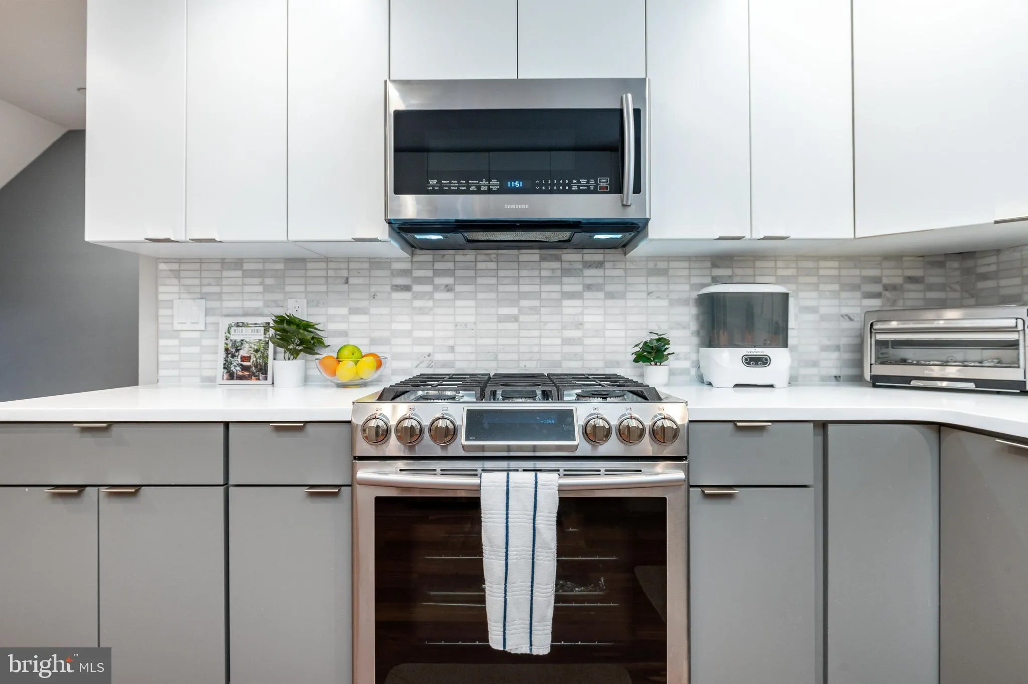 Philadelphia, Pennsylvania 19130, United States, 3 Bedrooms Bedrooms, ,3 BathroomsBathrooms,Residential,Coming Soon,142824