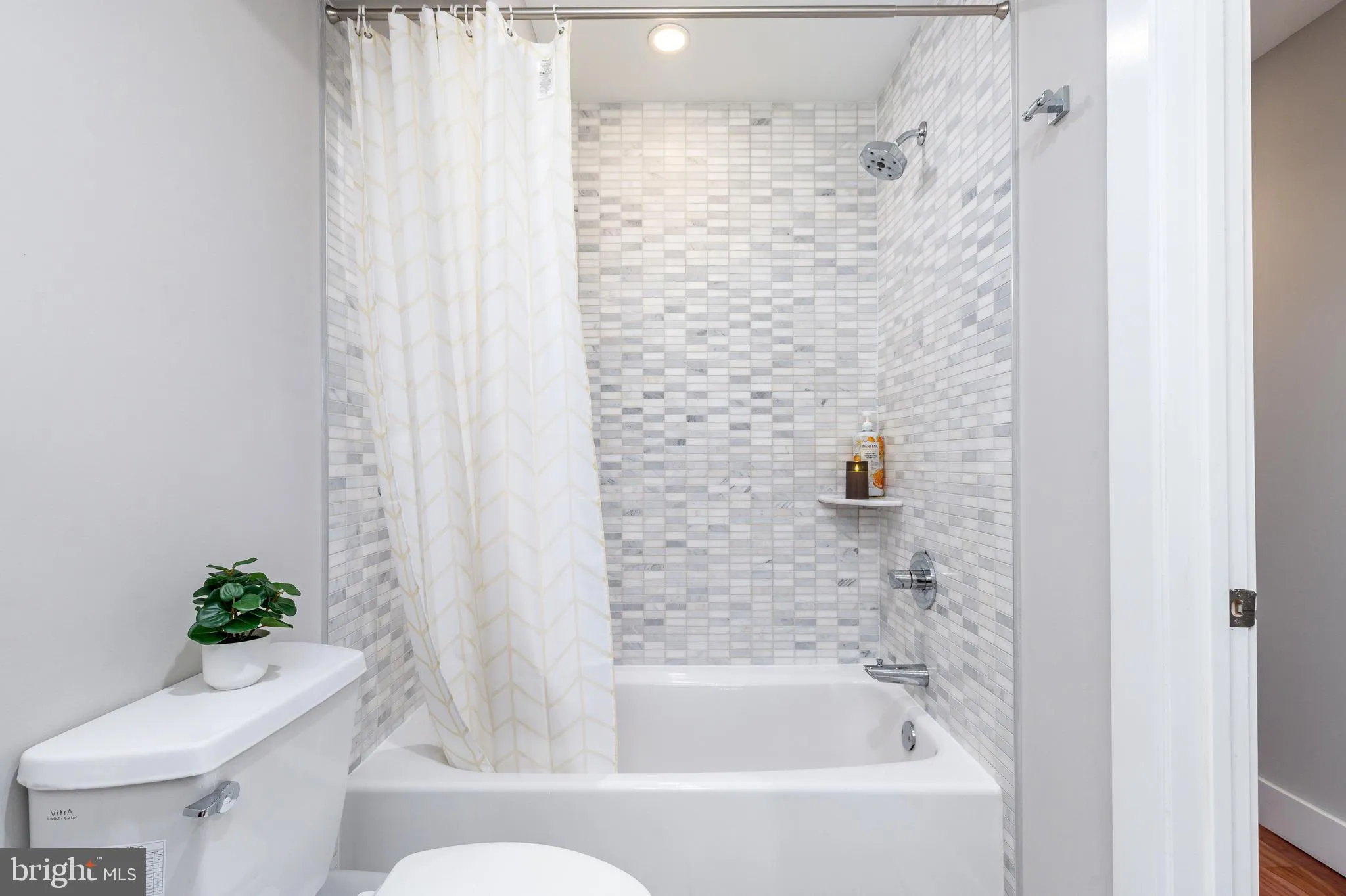 Philadelphia, Pennsylvania 19130, United States, 3 Bedrooms Bedrooms, ,3 BathroomsBathrooms,Residential,Coming Soon,142824