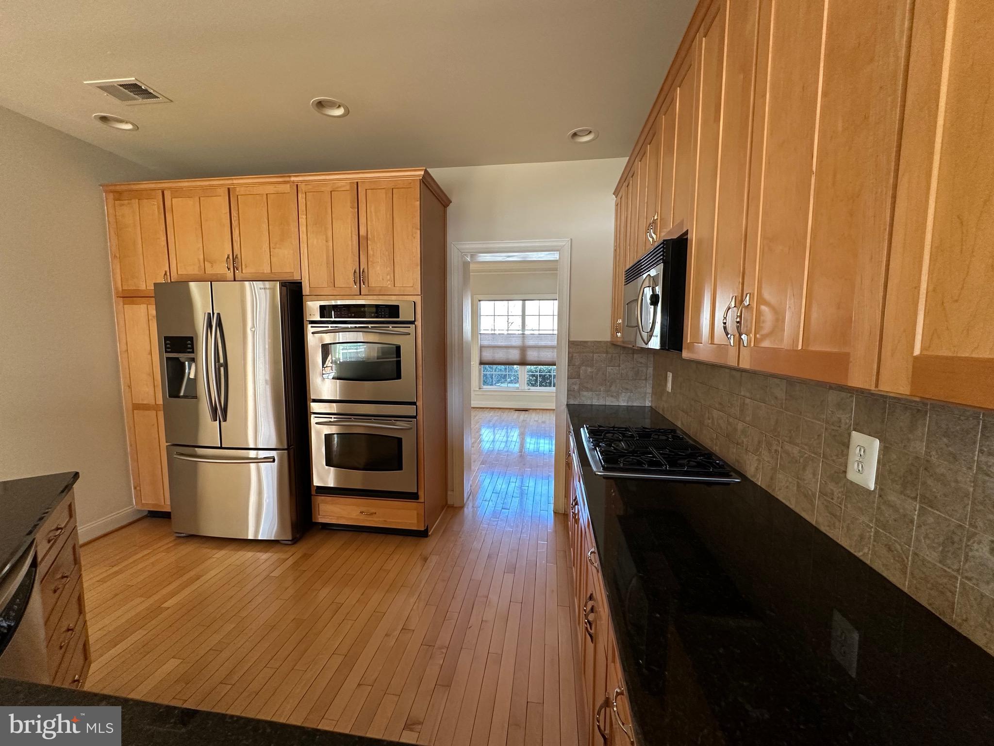 BELMONT COUNTRY CLUB - Residential Lease