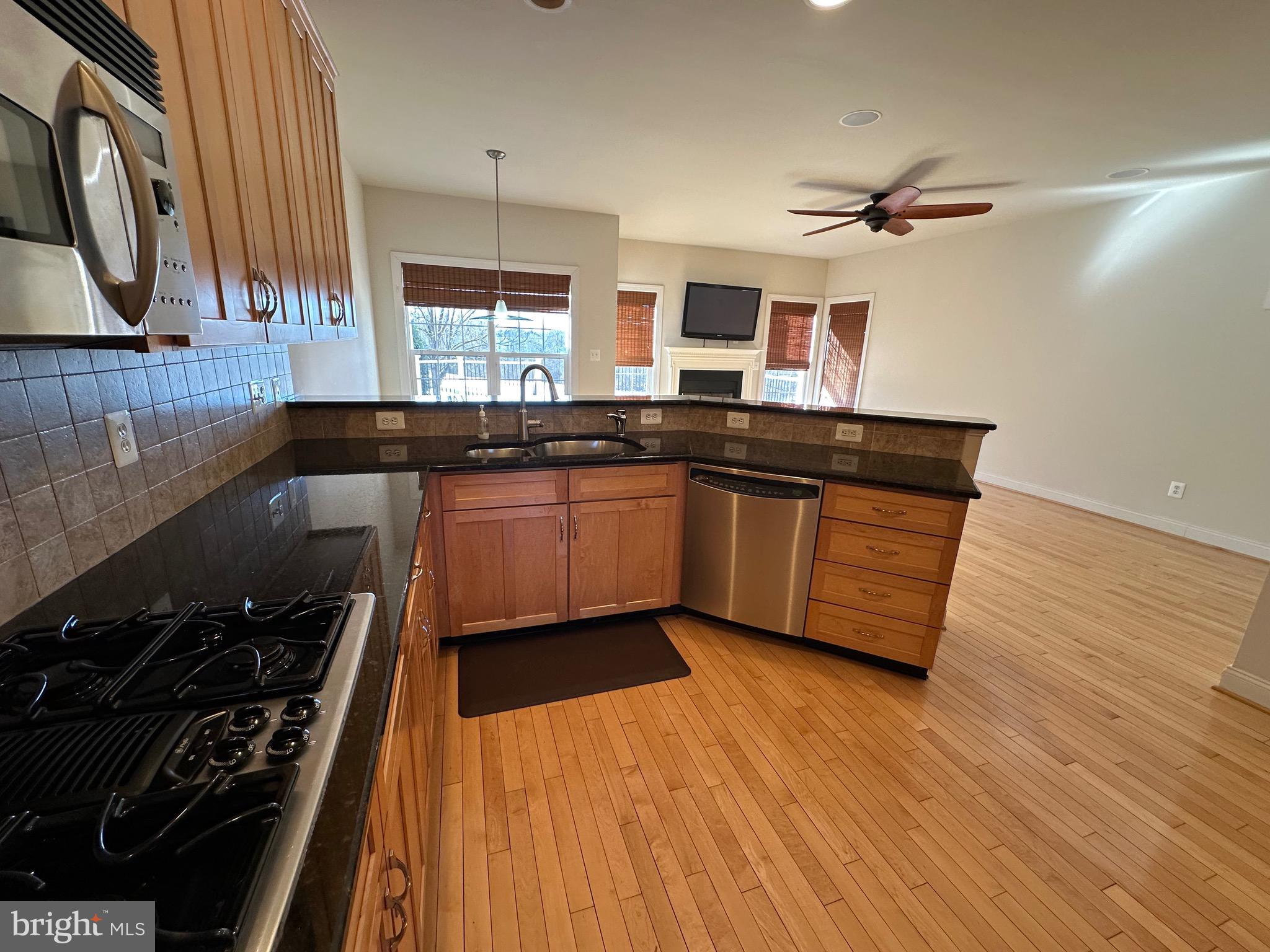 BELMONT COUNTRY CLUB - Residential Lease