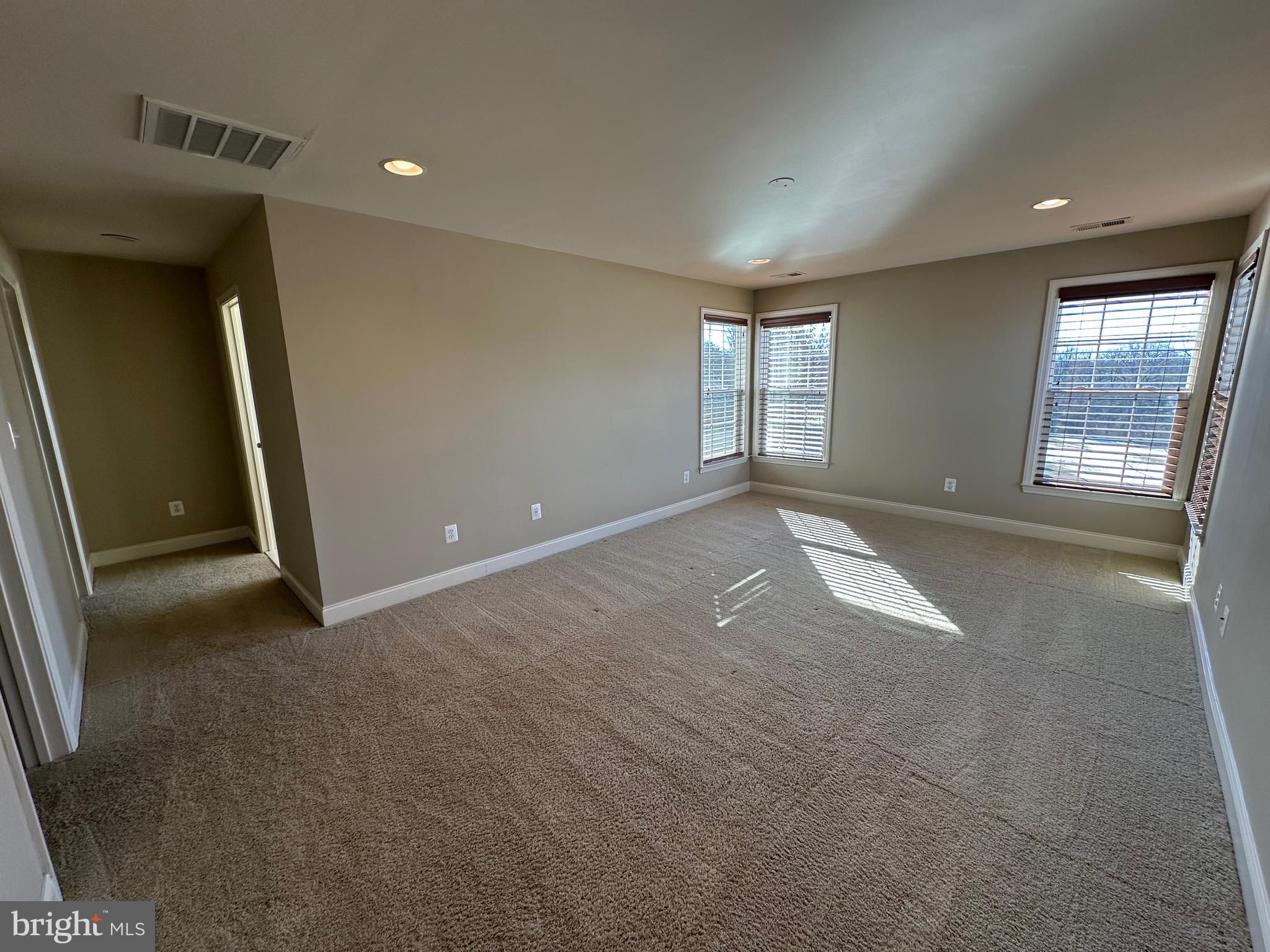 BELMONT COUNTRY CLUB - Residential Lease