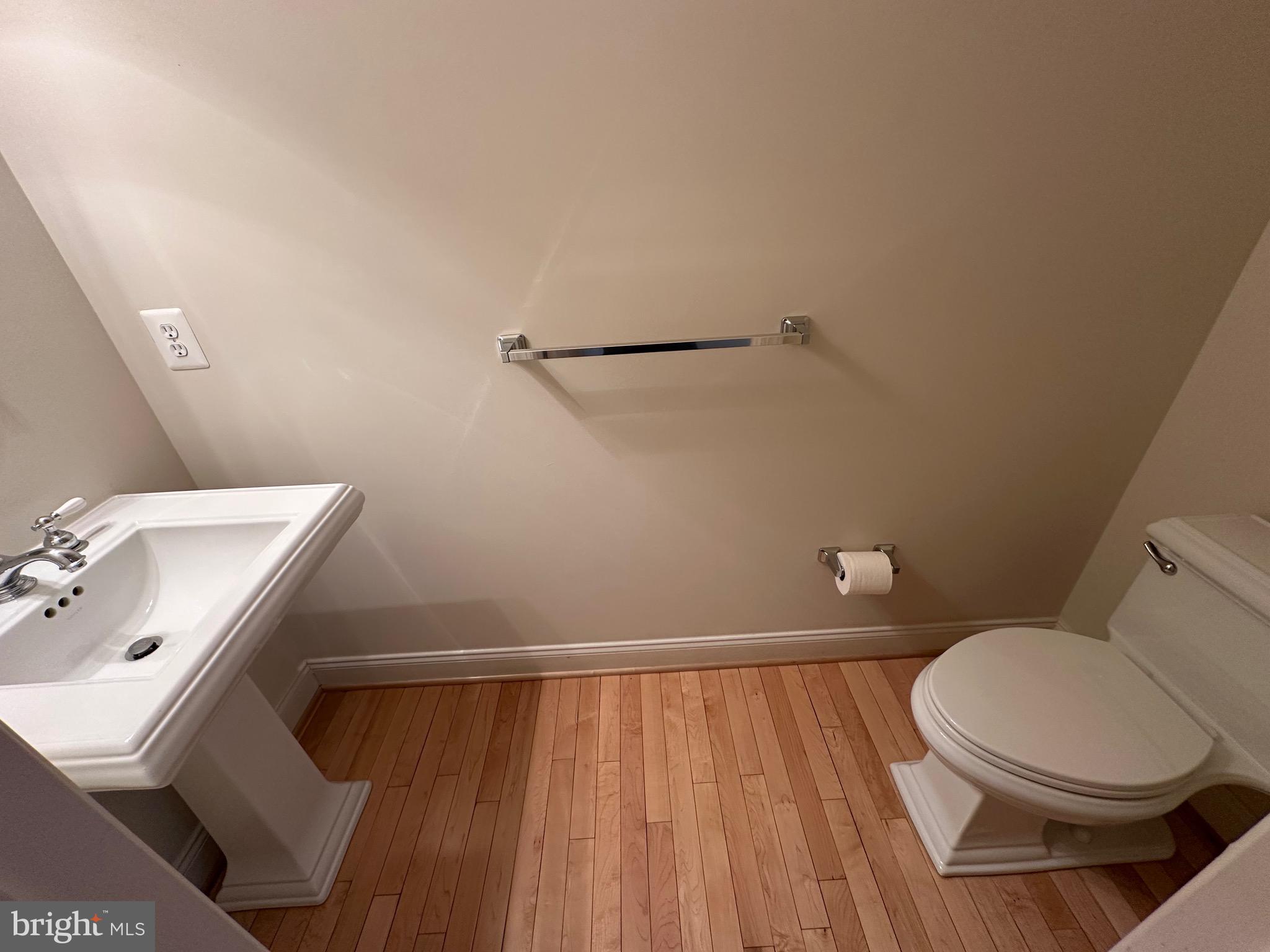 BELMONT COUNTRY CLUB - Residential Lease