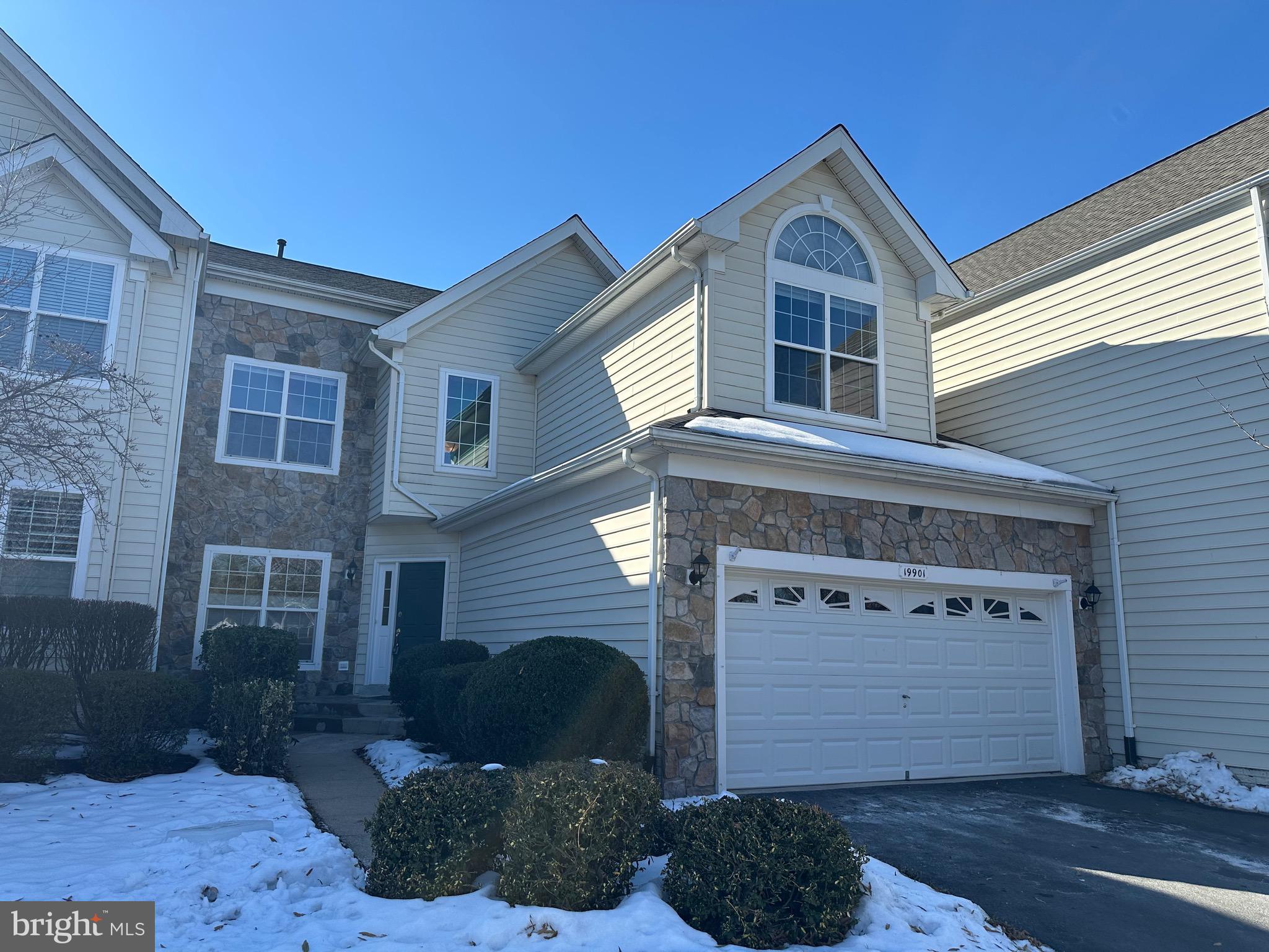 BELMONT COUNTRY CLUB - Residential Lease