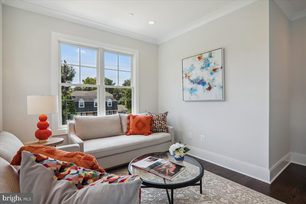 LONE OAK - Residential