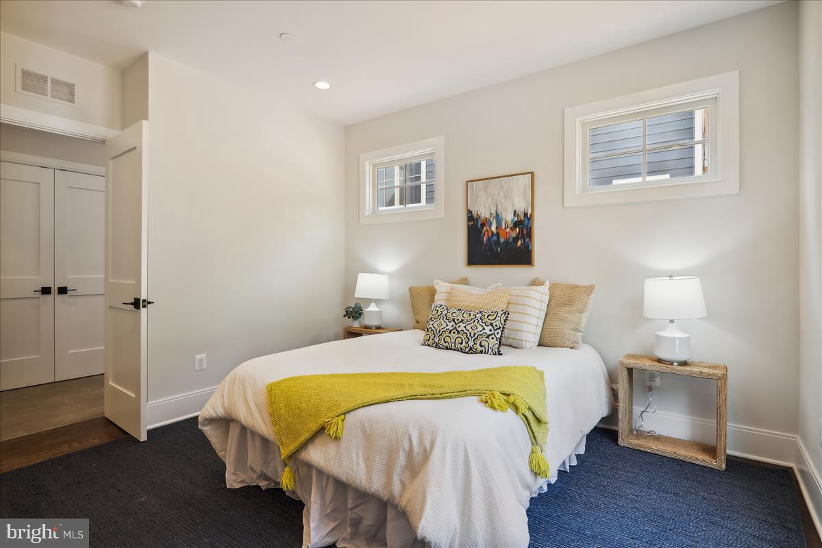 LONE OAK - Residential