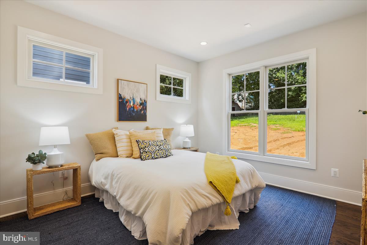 LONE OAK - Residential