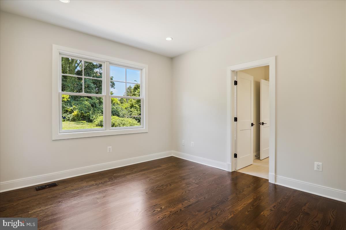 LONE OAK - Residential