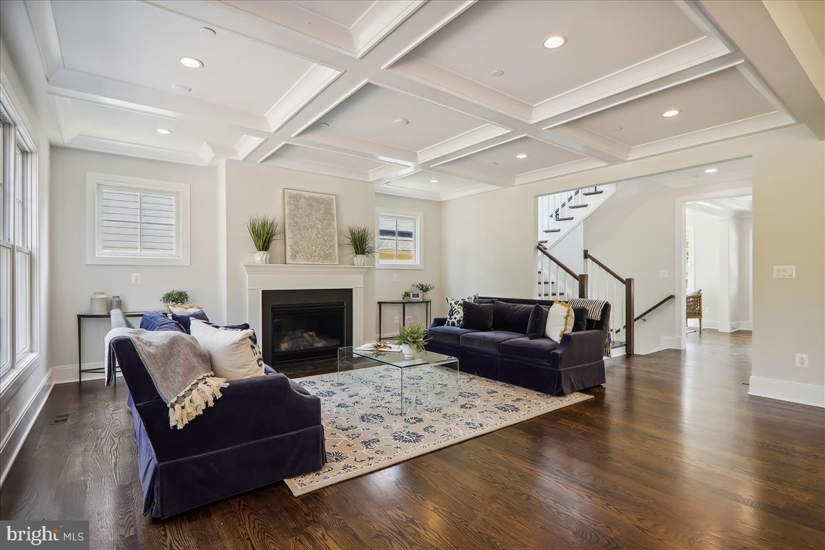 LONE OAK - Residential