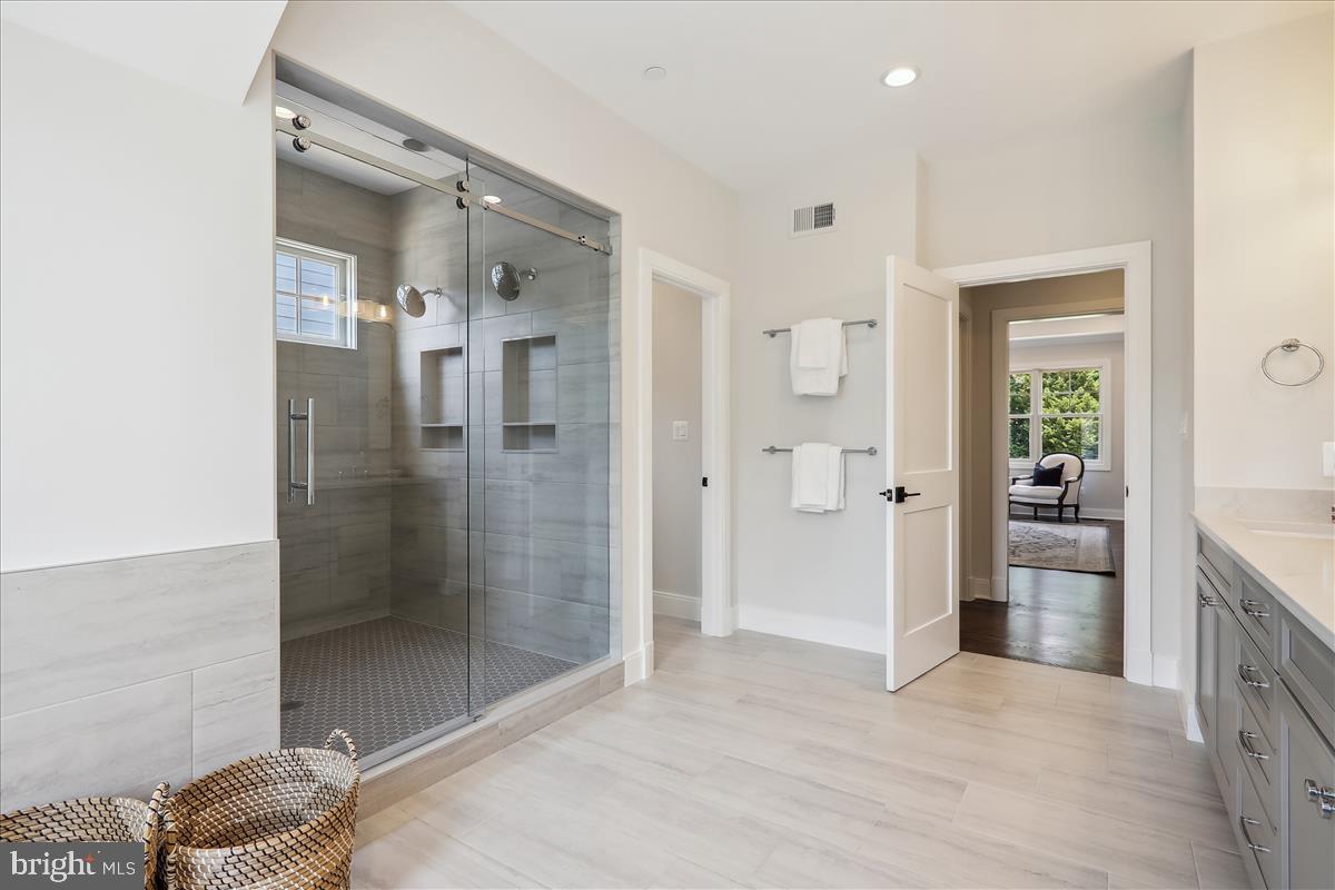 LONE OAK - Residential