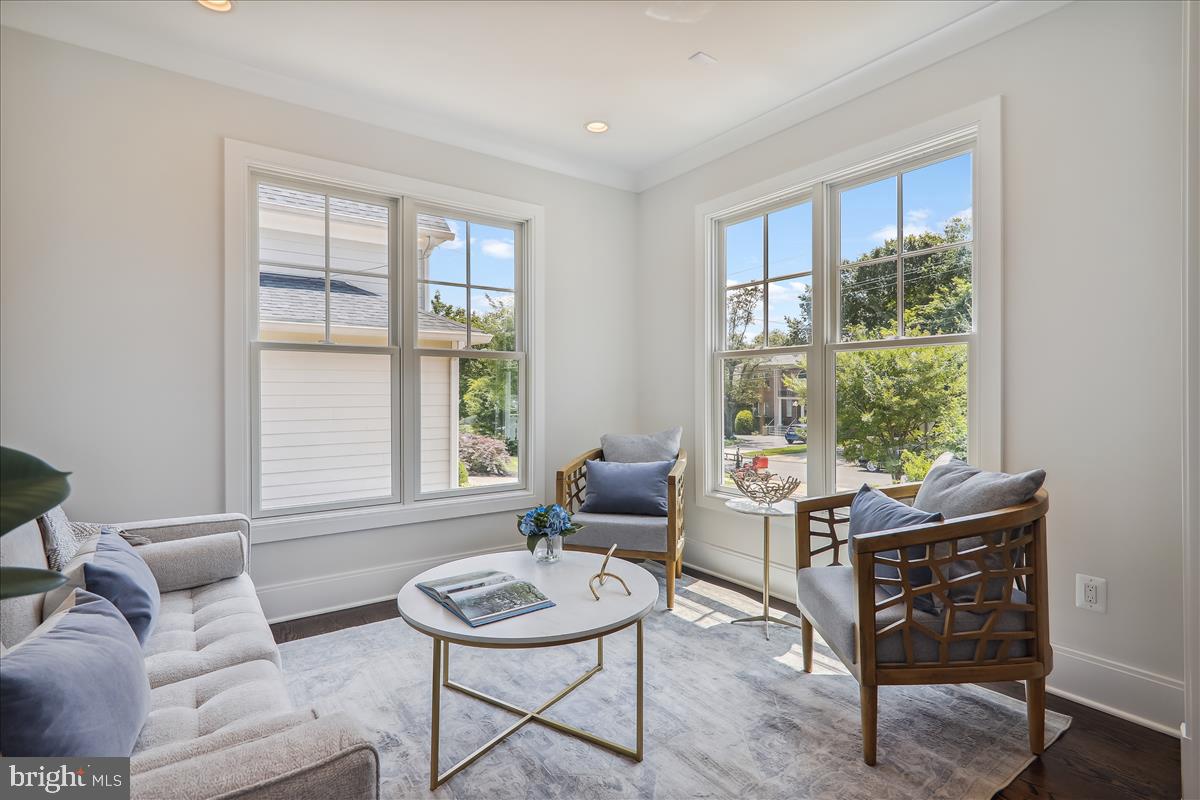 LONE OAK - Residential