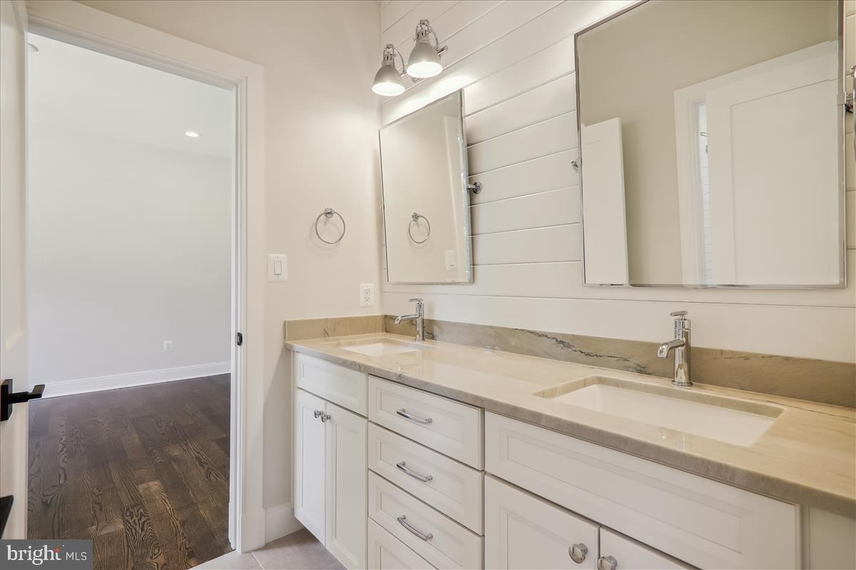 LONE OAK - Residential