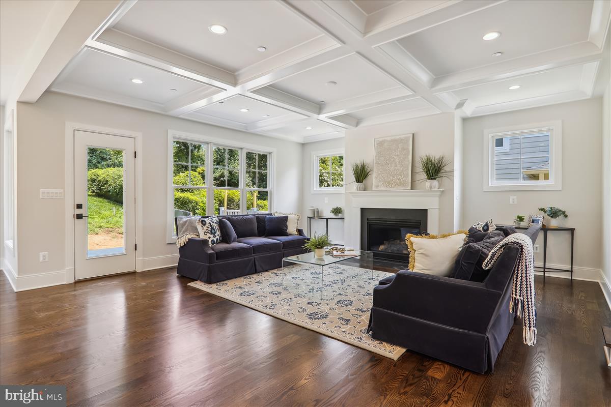 LONE OAK - Residential