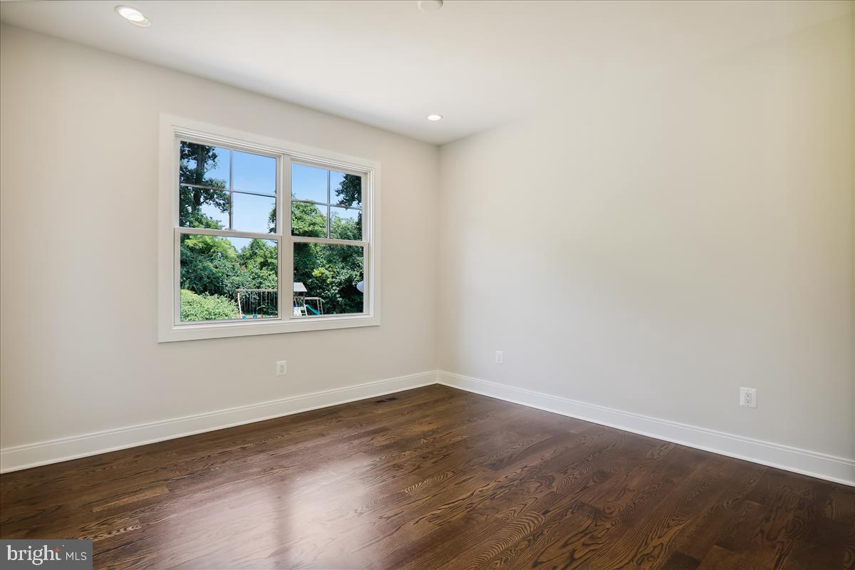 LONE OAK - Residential