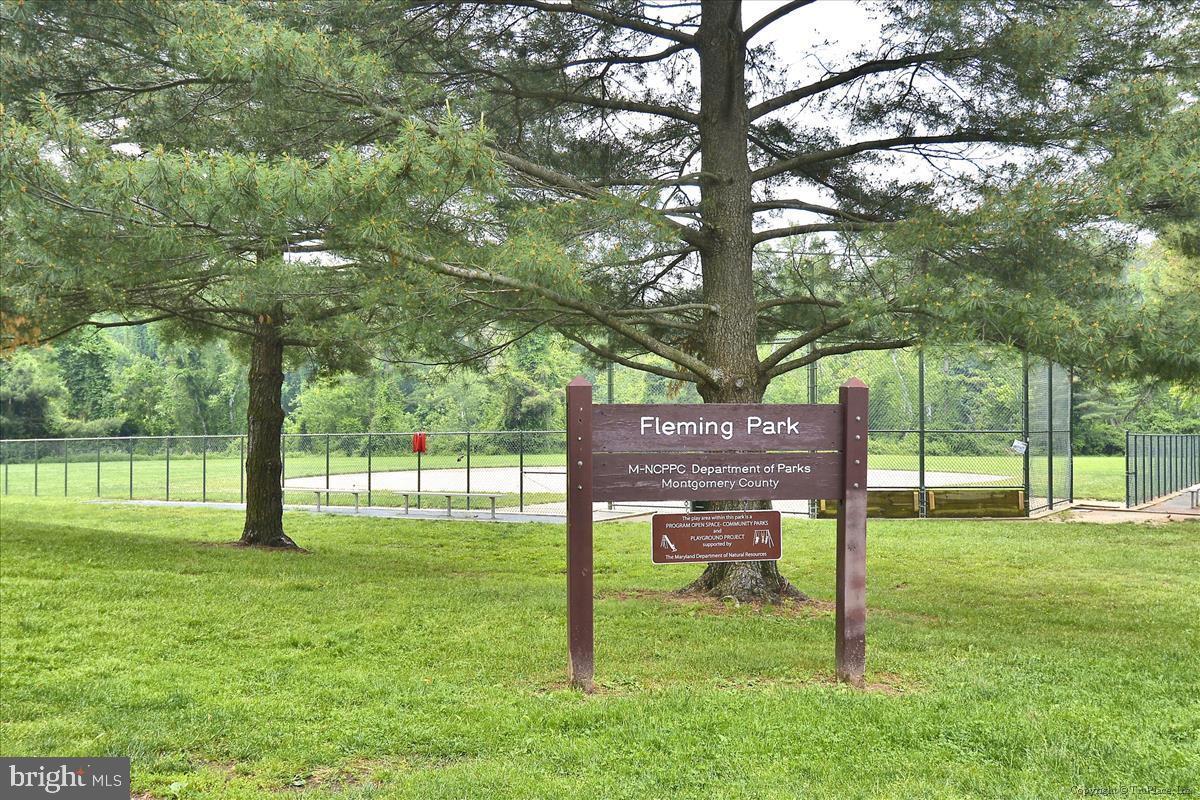 LONE OAK - Residential