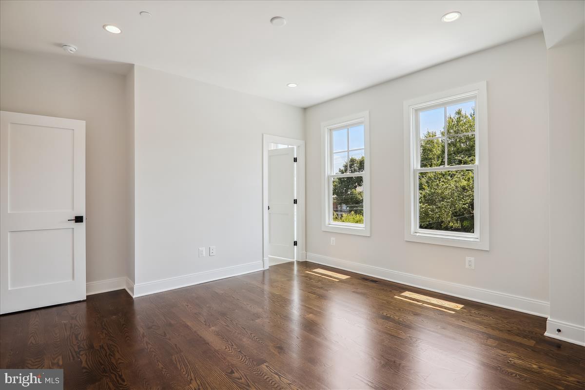 LONE OAK - Residential