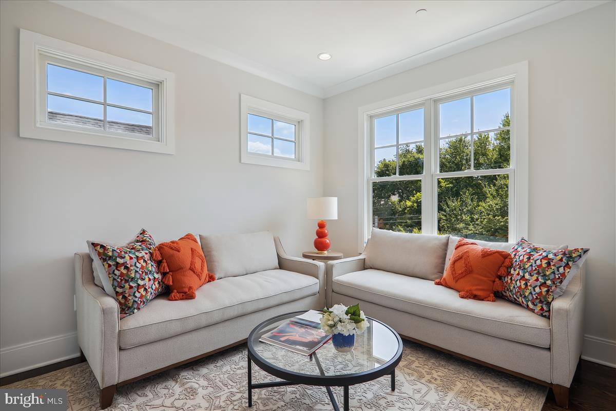 LONE OAK - Residential