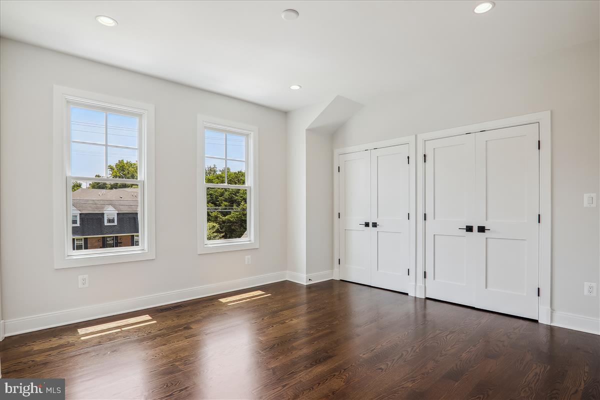 LONE OAK - Residential