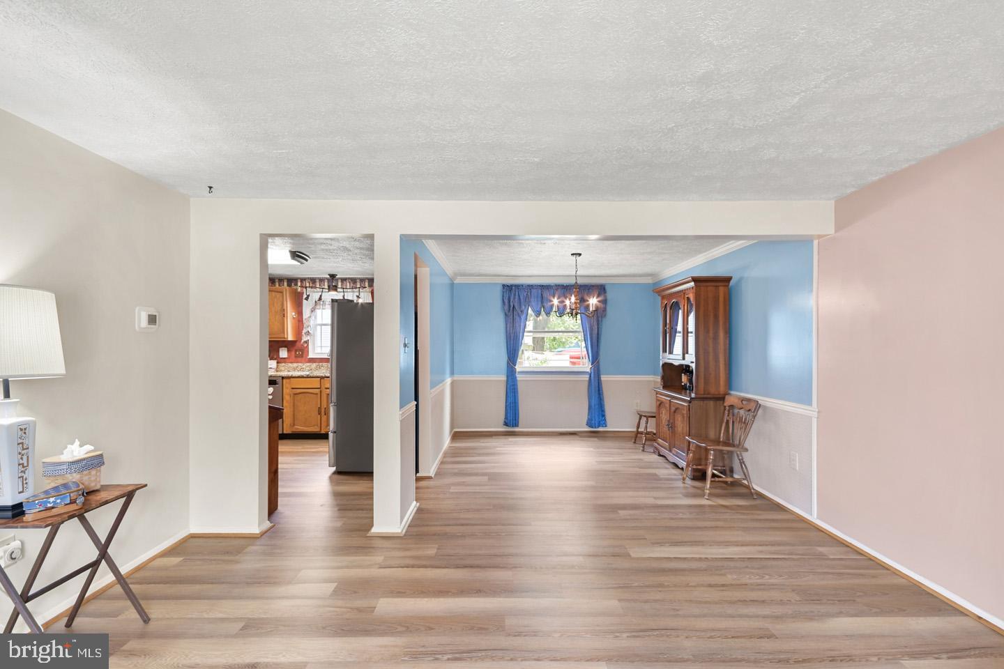 1828 LAWNVIEW DRIVE