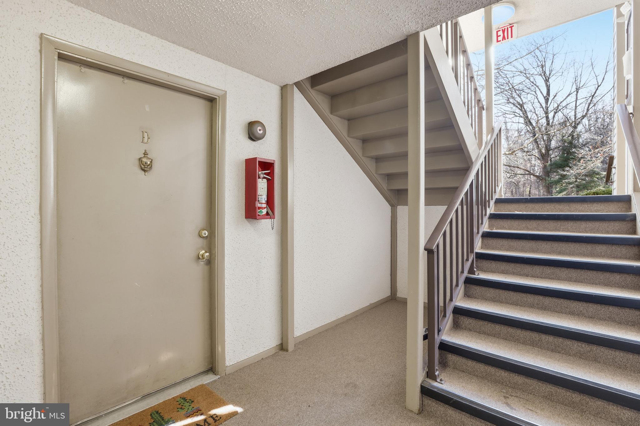 KNOLLS AT NORTH LAKE CONDOMINIUM - Residential