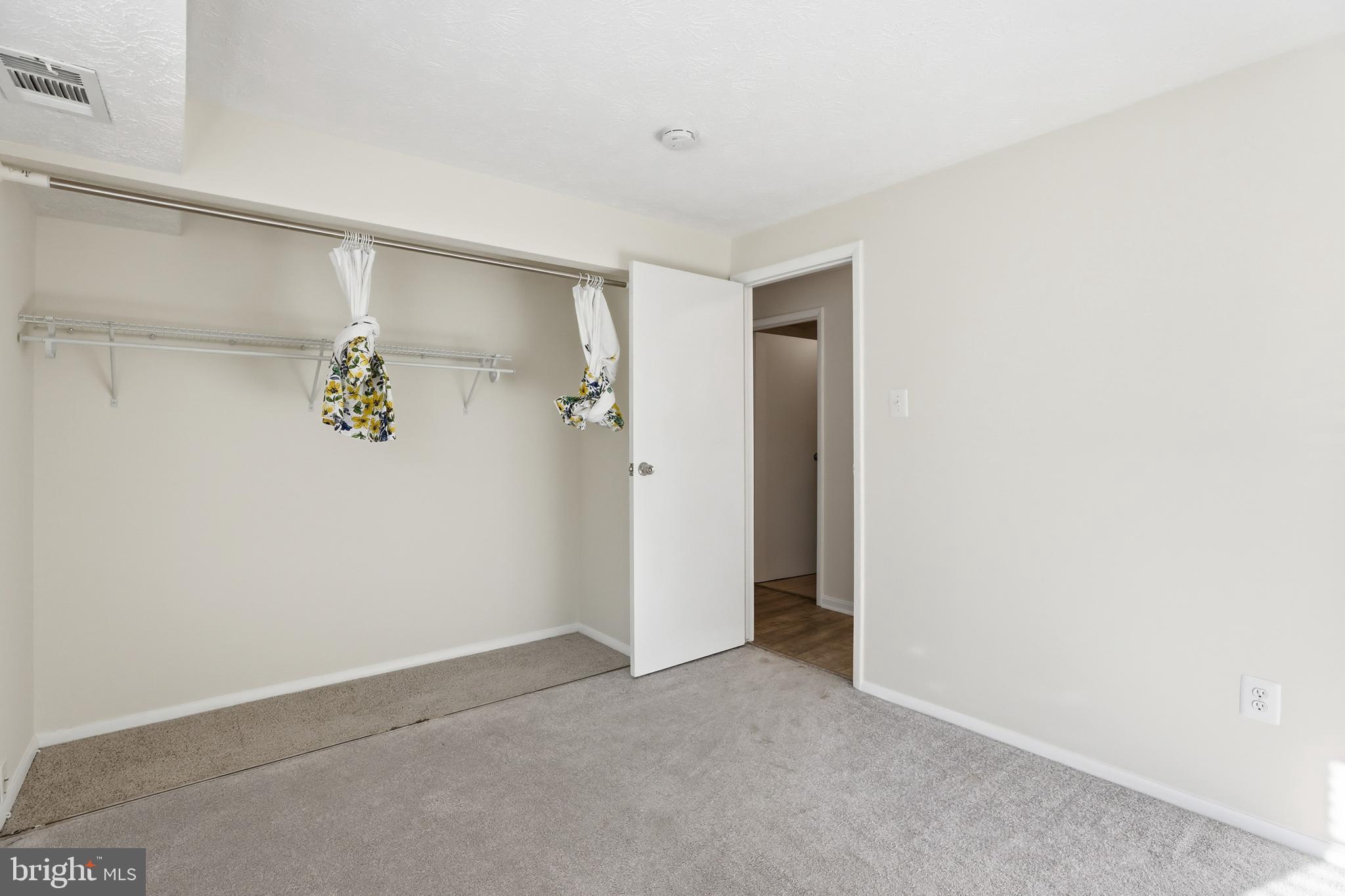 KNOLLS AT NORTH LAKE CONDOMINIUM - Residential