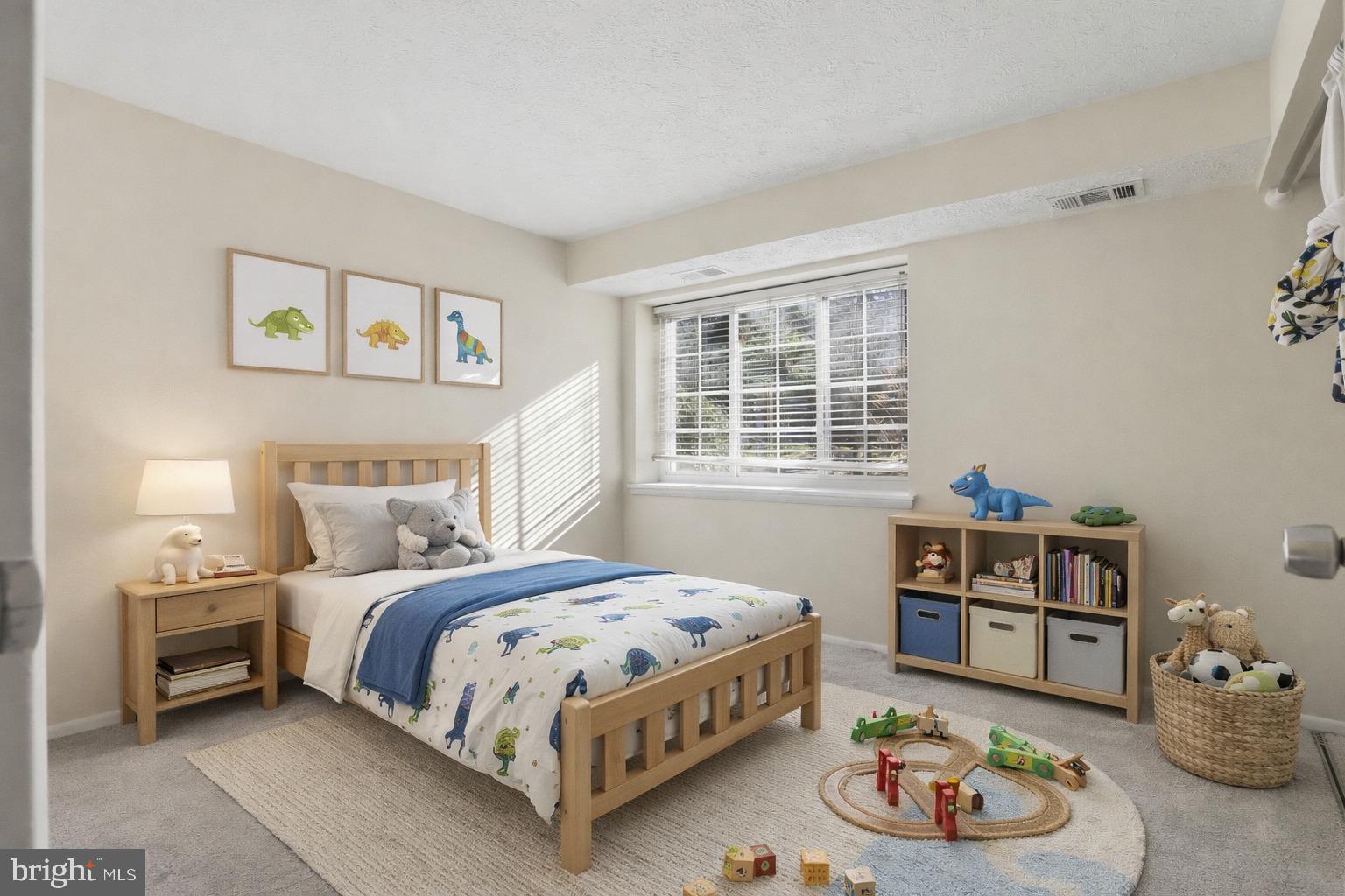 KNOLLS AT NORTH LAKE CONDOMINIUM - Residential