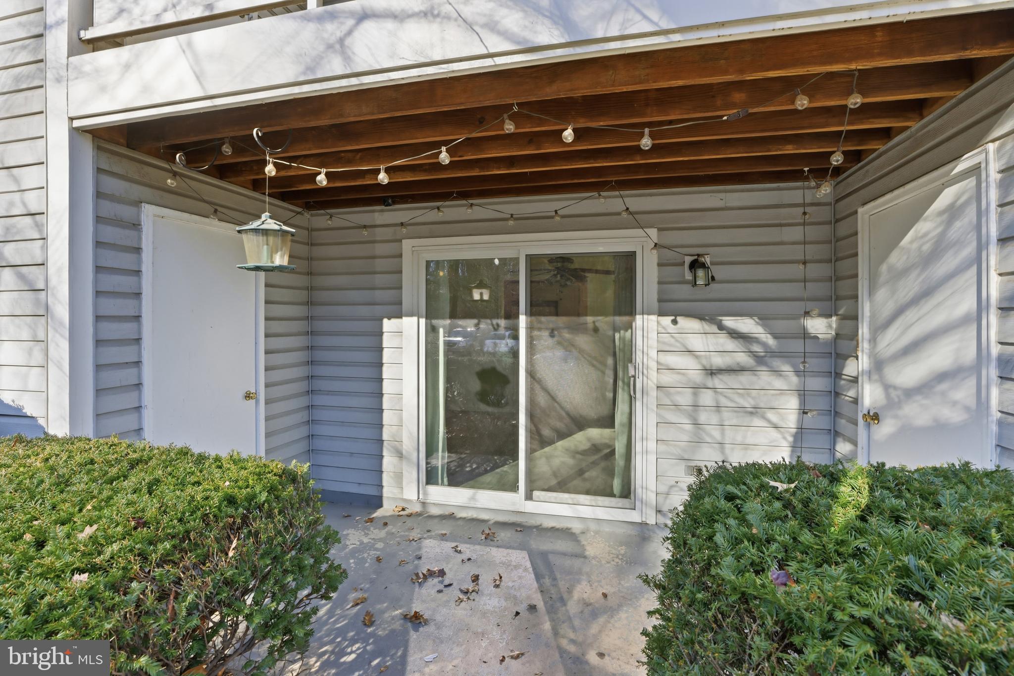 KNOLLS AT NORTH LAKE CONDOMINIUM - Residential