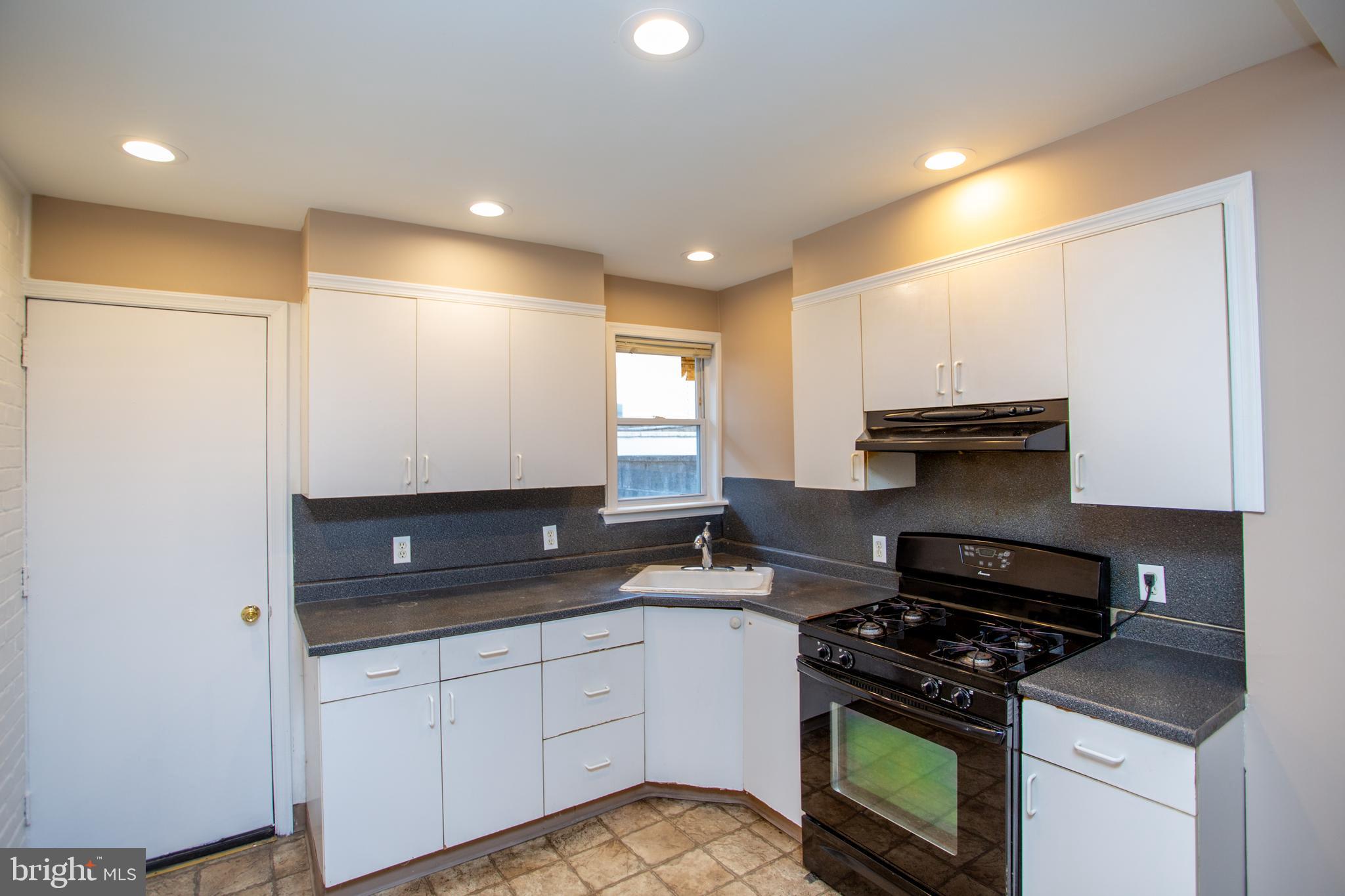 LOWER MOYAMENSING - Residential
