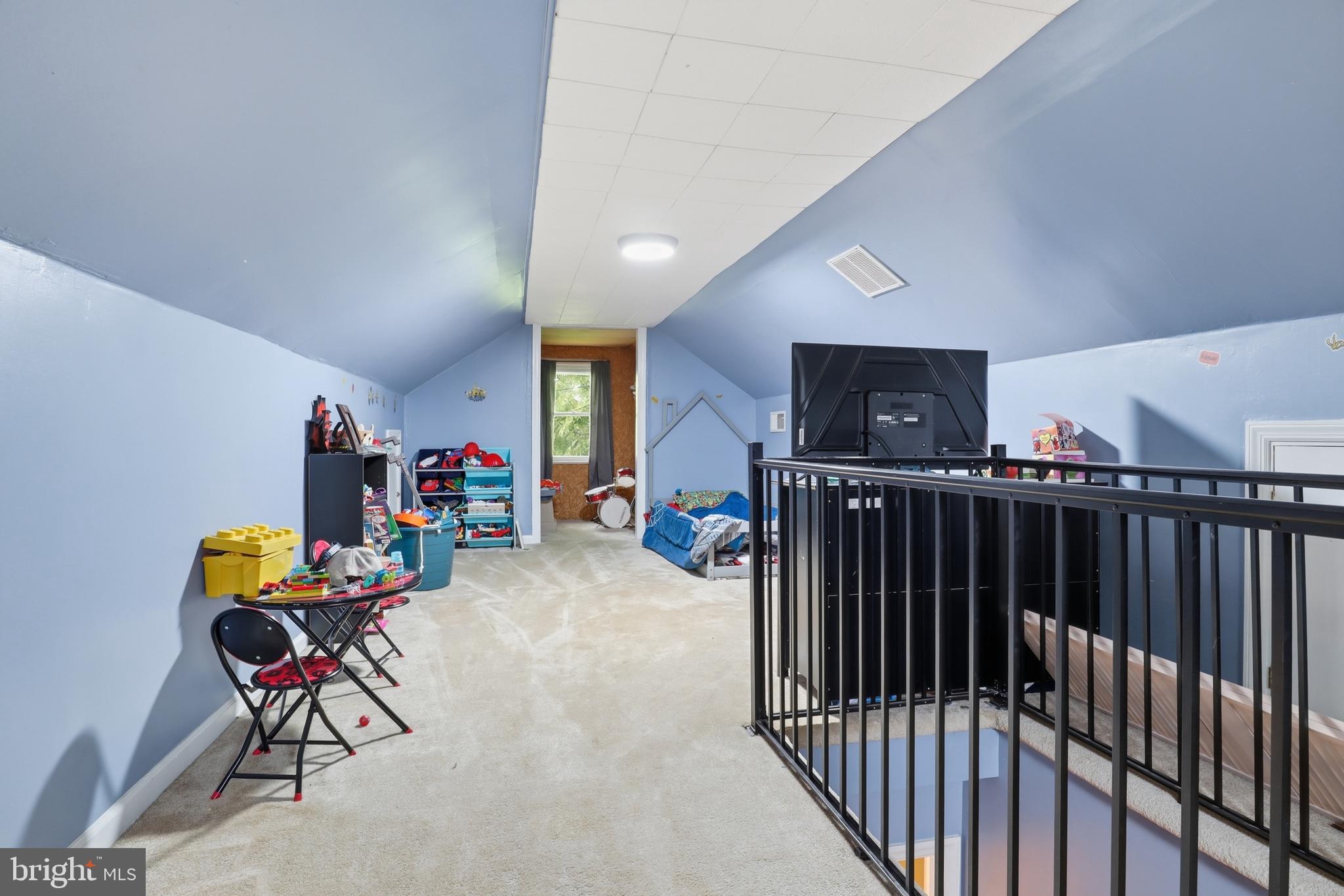 RED LION - Residential