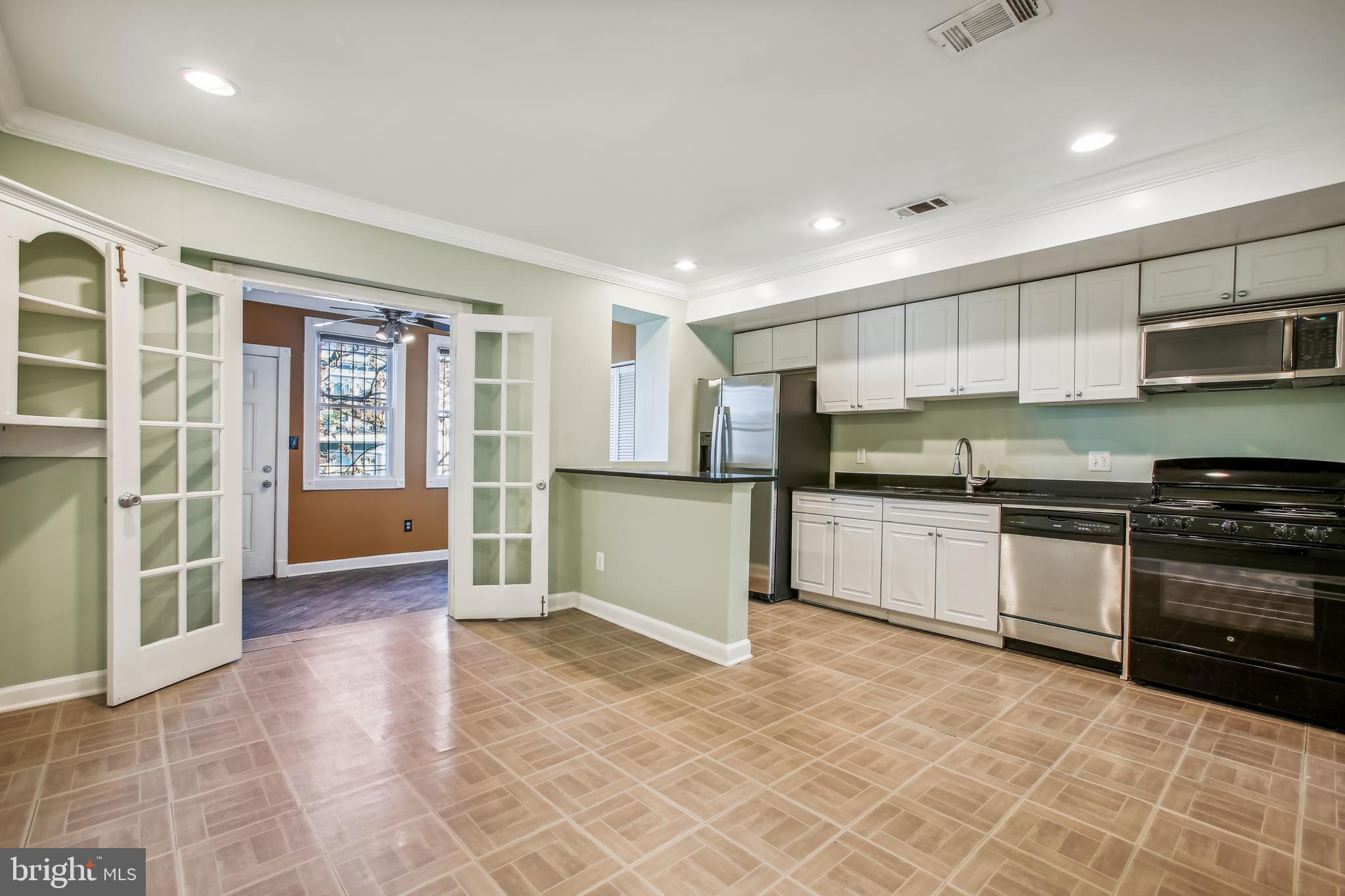 1246 QUEEN STREET NE 3
