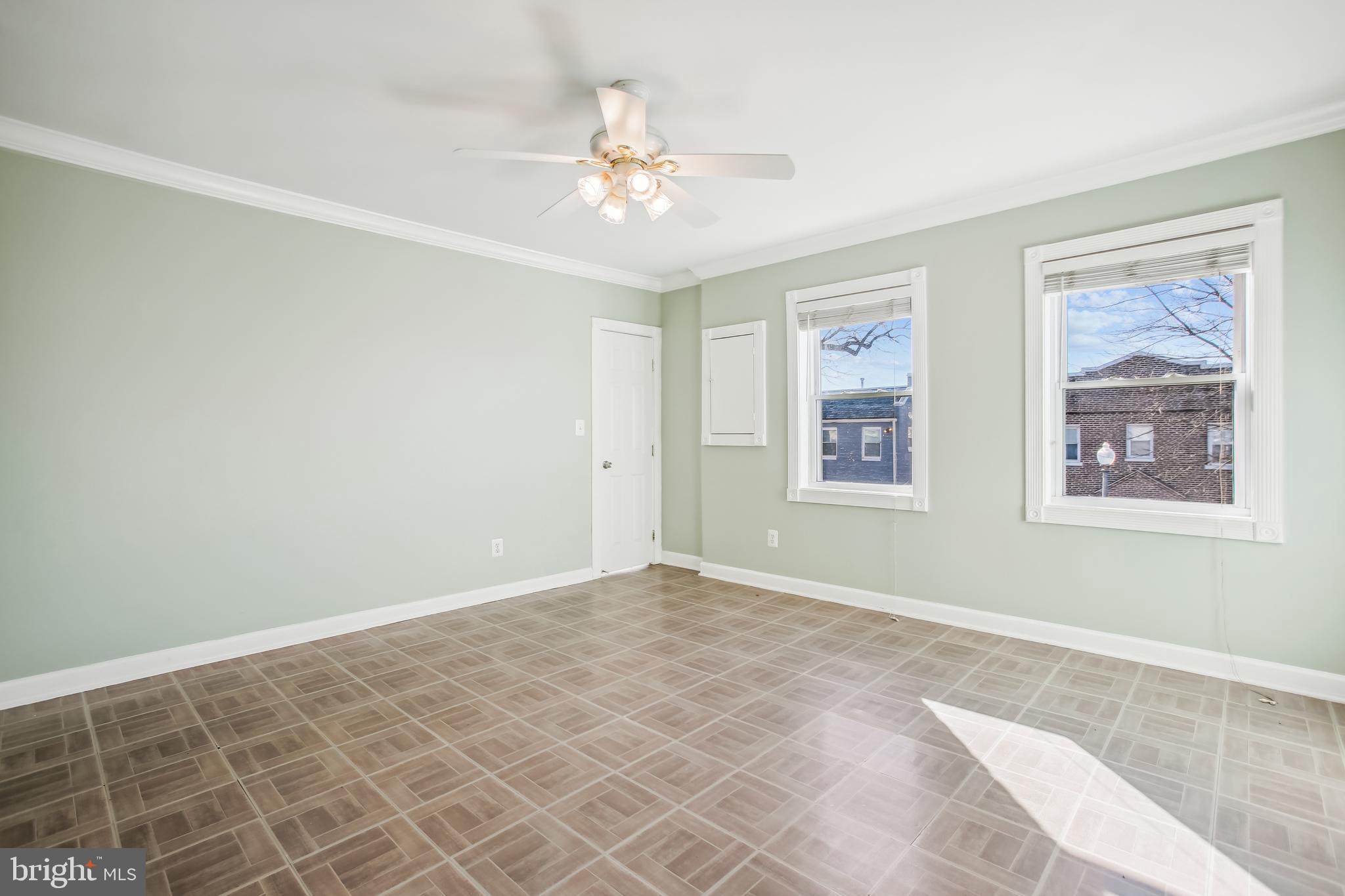 1246 QUEEN STREET NE 3
