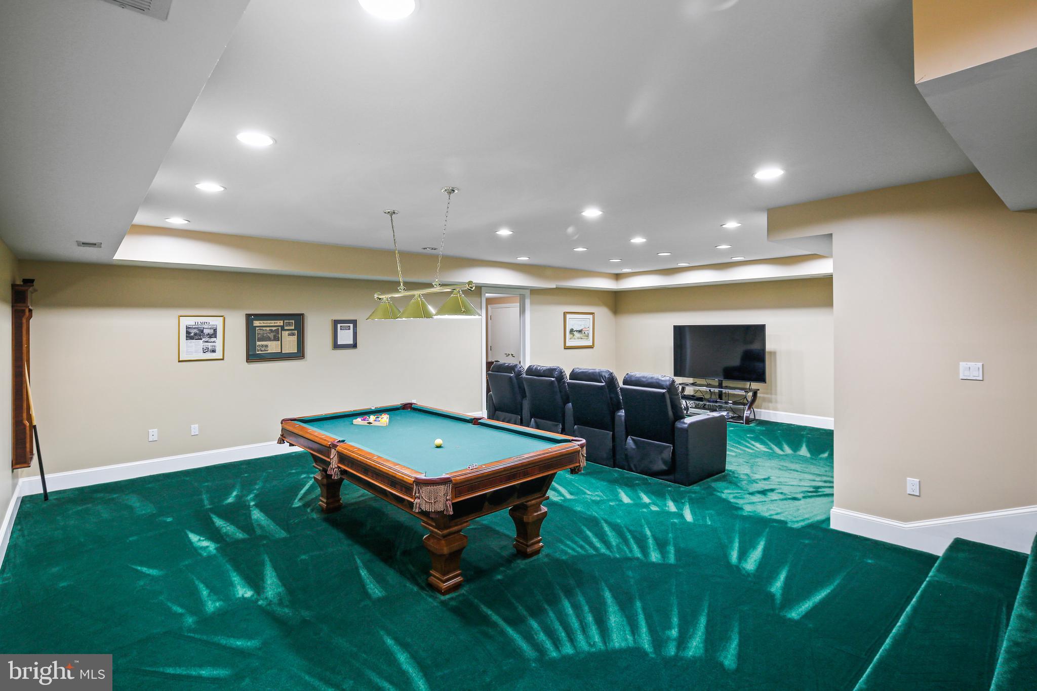 FALCONHURST - Residential